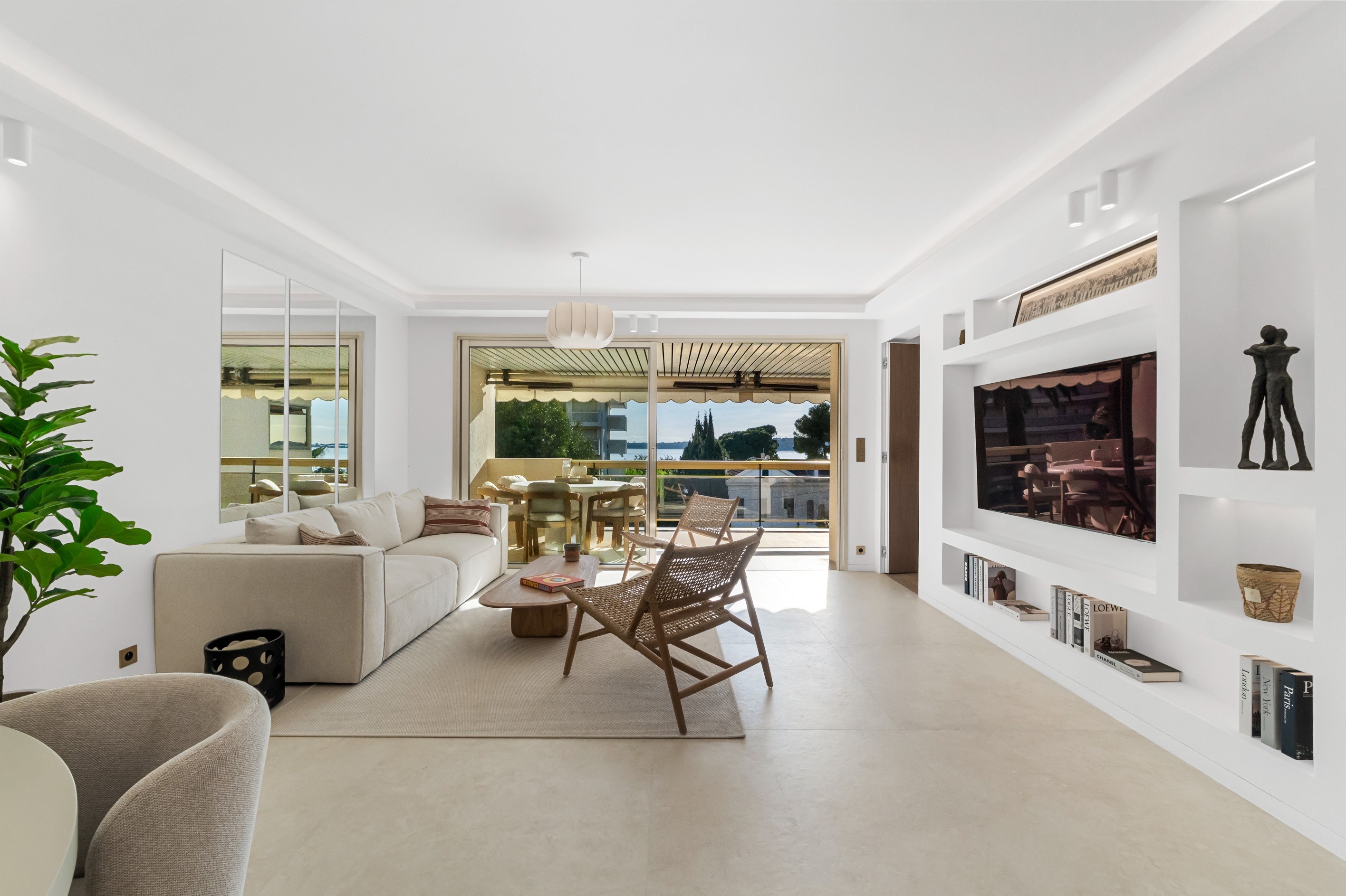  Cannes Palm Beach renovated 4-room apartment with terrace and sea view - 物件實景
