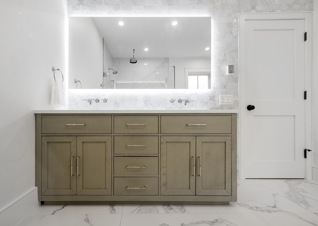 Boston, Massachusetts, 02118, United States, 4 Bedrooms Bedrooms, ,5 BathroomsBathrooms,Residential,For Sale,1973917