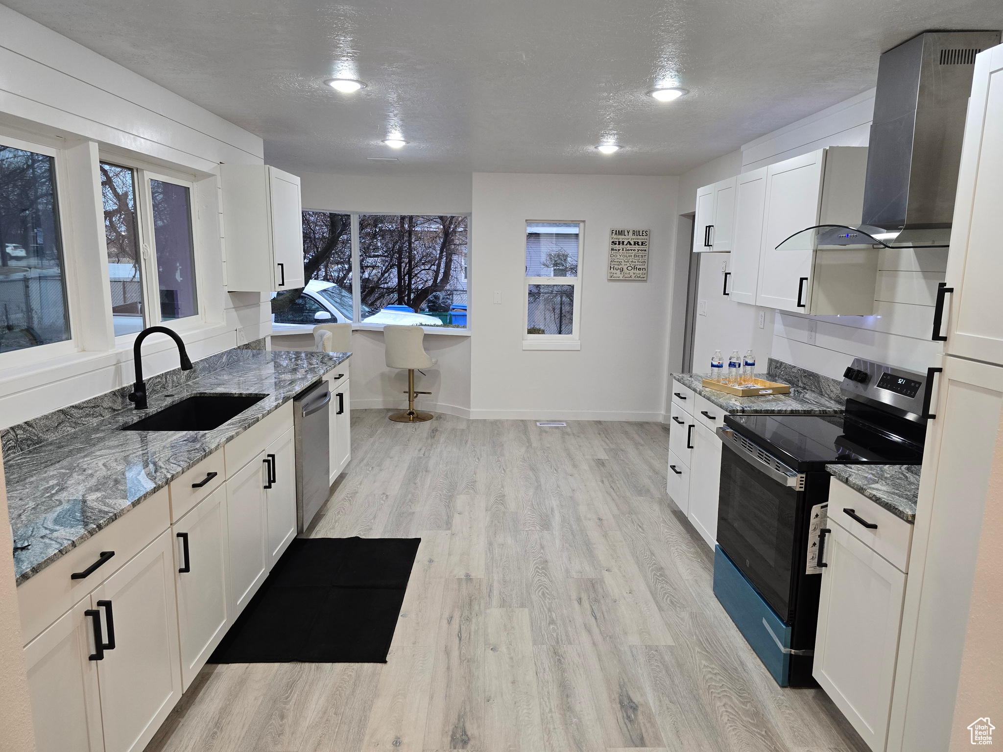 Riverton, Utah, 84065, United States, 6 Bedrooms Bedrooms, ,1 BathroomBathrooms,Residential,For Sale,1709565