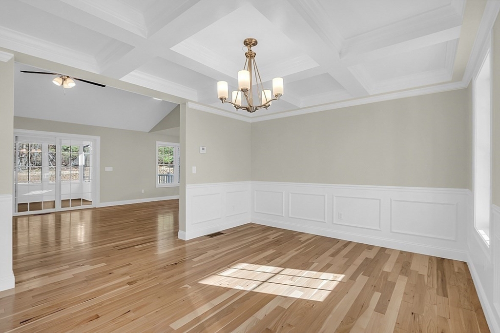 Leominster, Massachusetts, 01453, United States, 3 Bedrooms Bedrooms, ,2 BathroomsBathrooms,Residential,For Sale,1826440