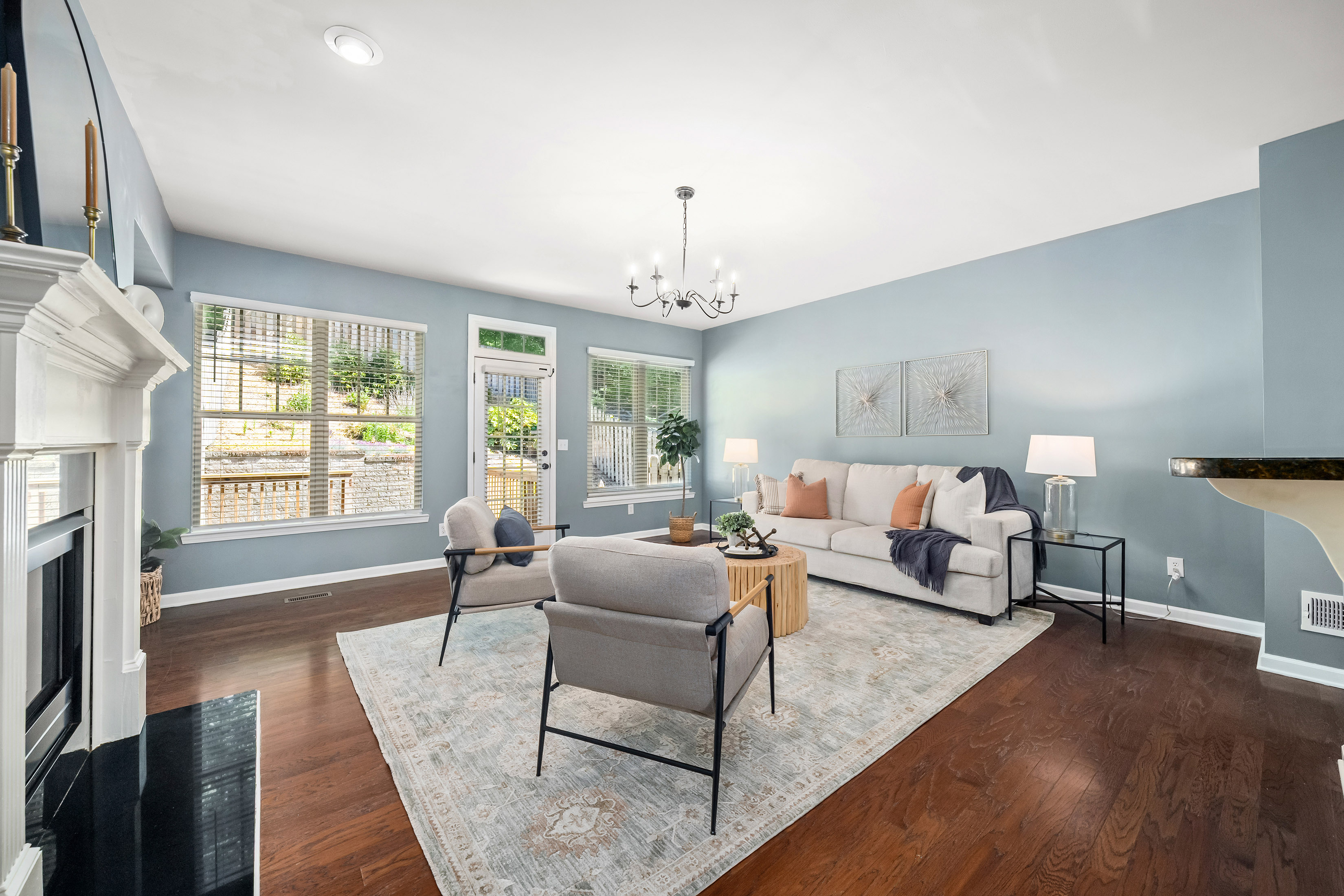  Beautifully Appointed End-Unit Townhome - 物件實景