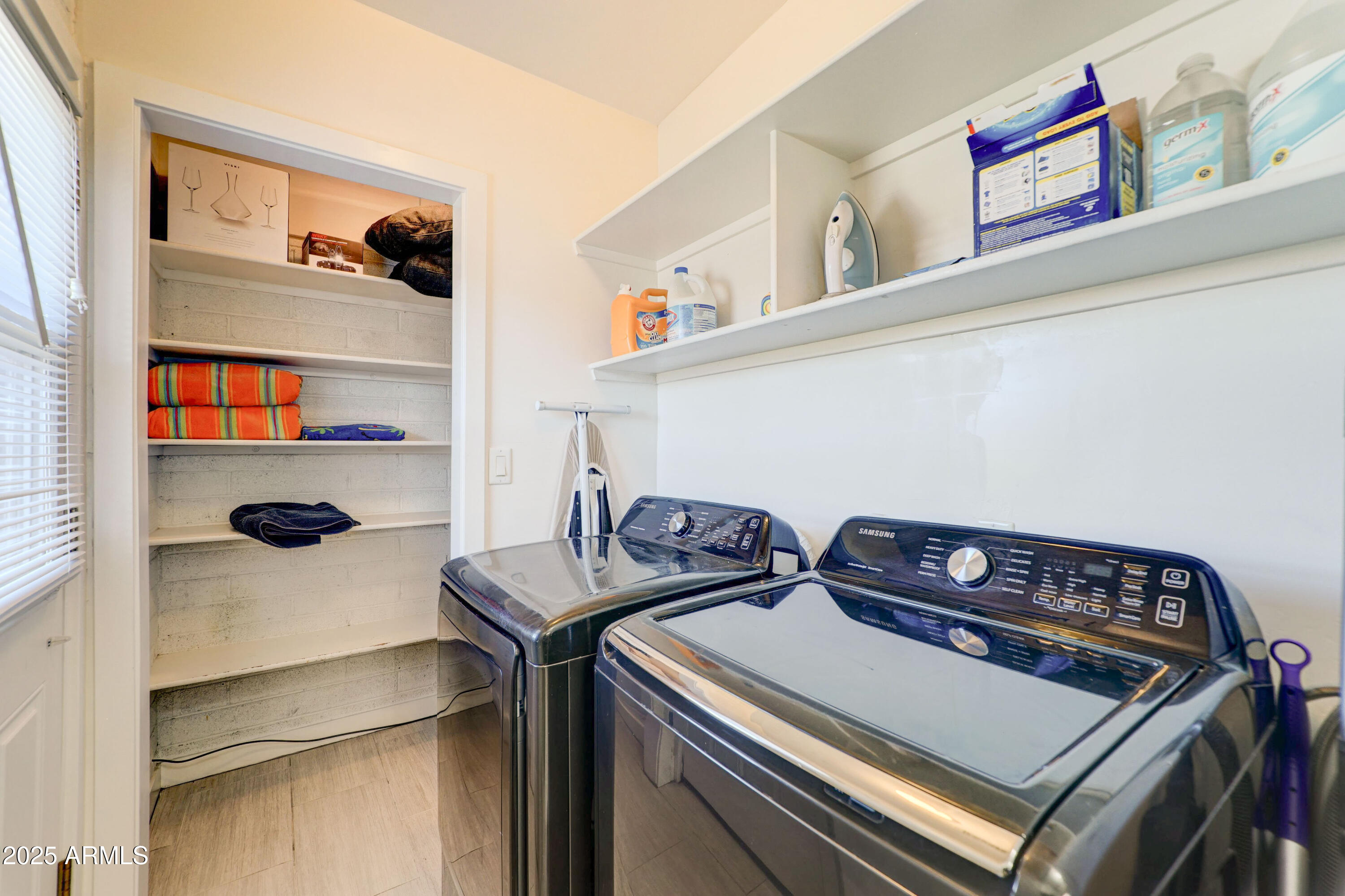 Phoenix, Arizona, 85028, United States, 4 Bedrooms Bedrooms, ,3 BathroomsBathrooms,Residential,For Sale,1989042