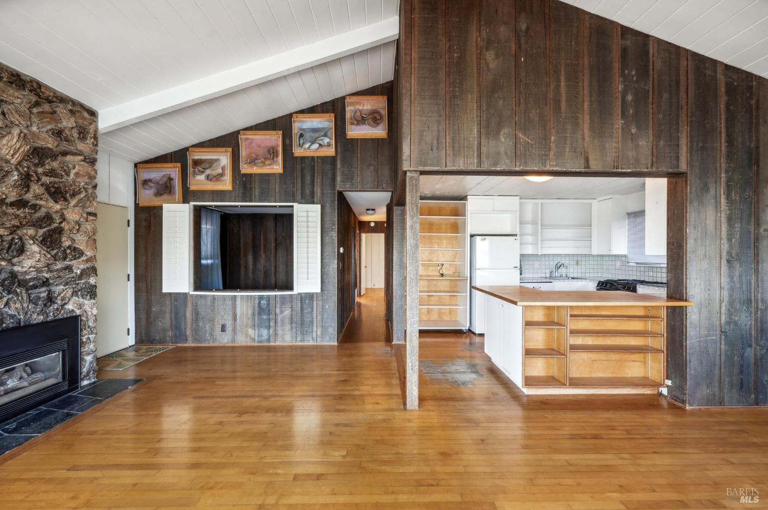 Bolinas, California, 94924, United States, 3 Bedrooms Bedrooms, ,2 BathroomsBathrooms,Residential,For Sale,2003104