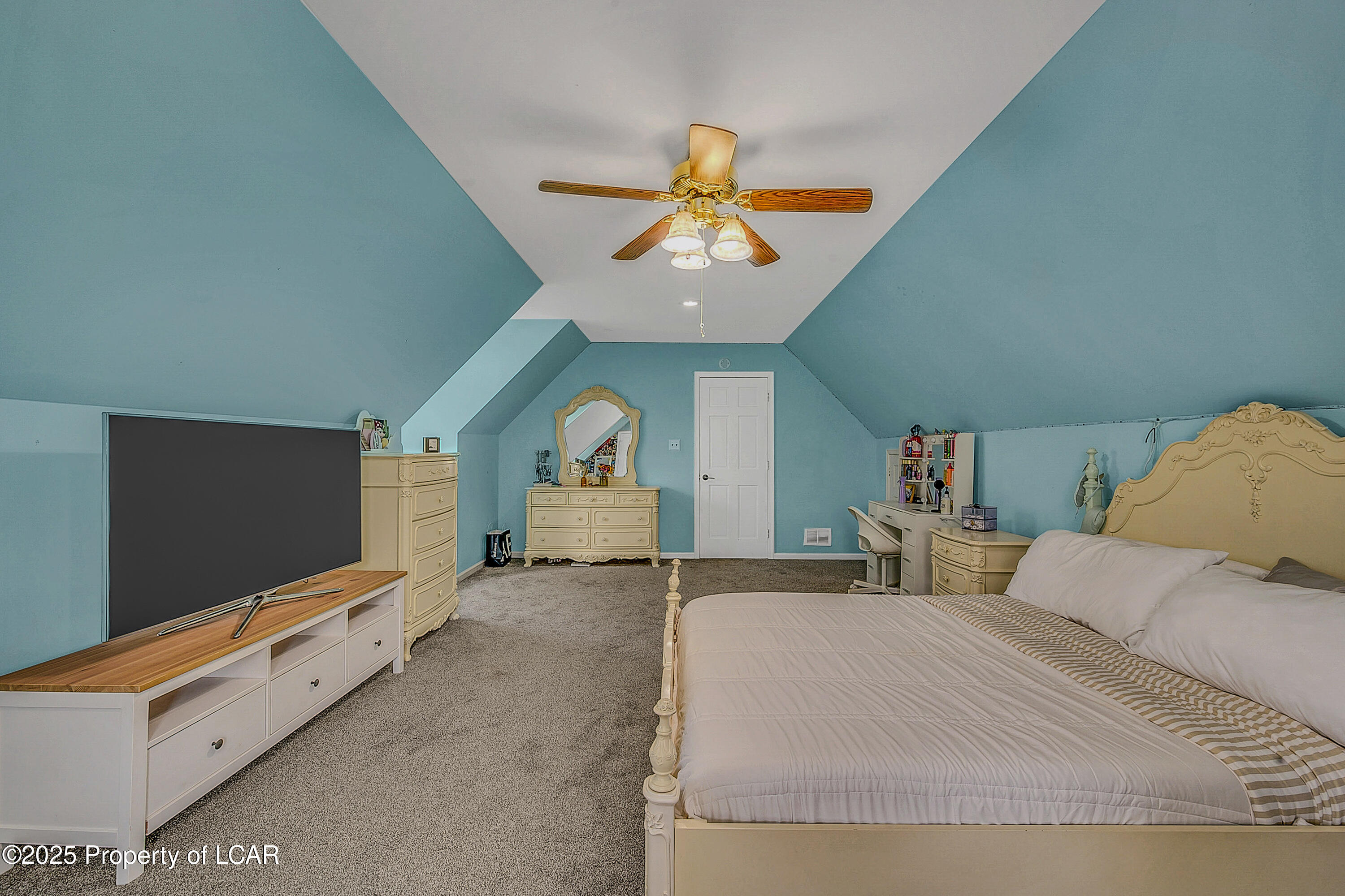 Shavertown, Pennsylvania, 18708, United States, 4 Bedrooms Bedrooms, ,3 BathroomsBathrooms,Residential,For Sale,1943613