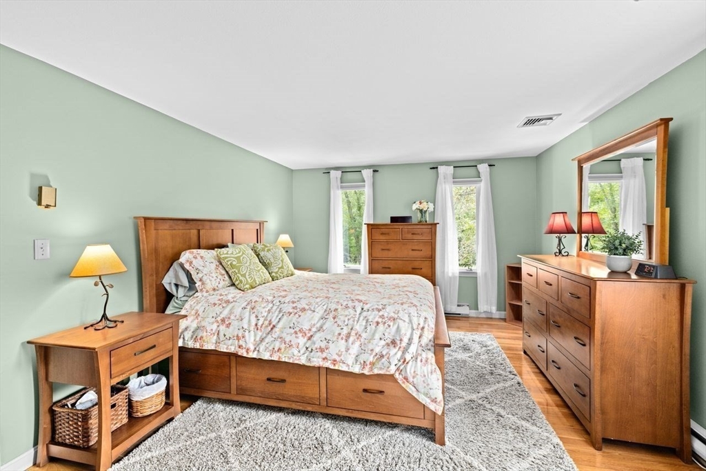 Norwell, Massachusetts, 02061, United States, 4 Bedrooms Bedrooms, ,2 BathroomsBathrooms,Residential,For Sale,1942199