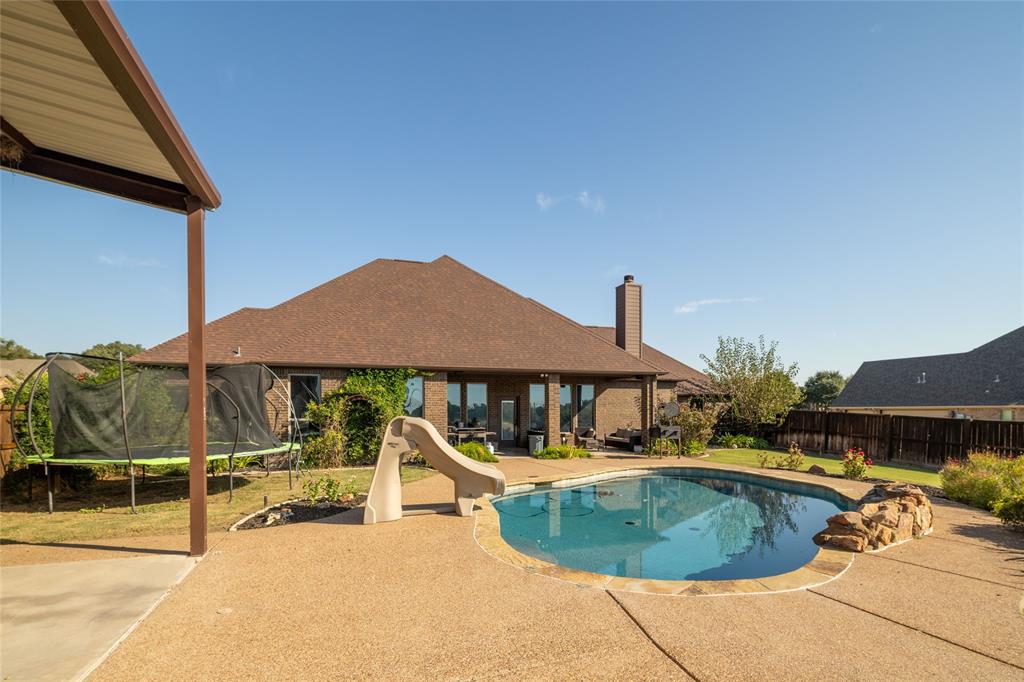 Weatherford, Texas, 76088, United States, 3 Bedrooms Bedrooms, ,2 BathroomsBathrooms,Residential,For Sale,1976944