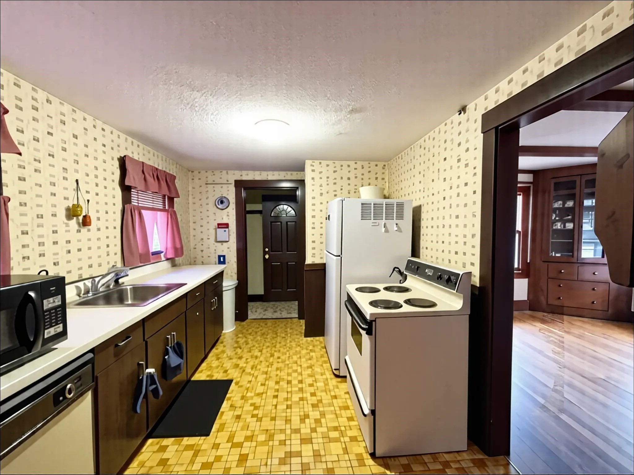 Boston, Massachusetts, 02124, United States, 4 Bedrooms Bedrooms, ,1 BathroomBathrooms,Residential,For Sale,1973789