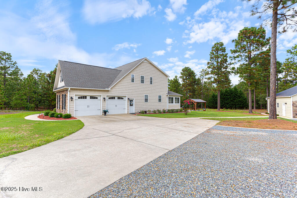West End, North Carolina, 27376, United States, 4 Bedrooms Bedrooms, ,4 BathroomsBathrooms,Residential,For Sale,1877359