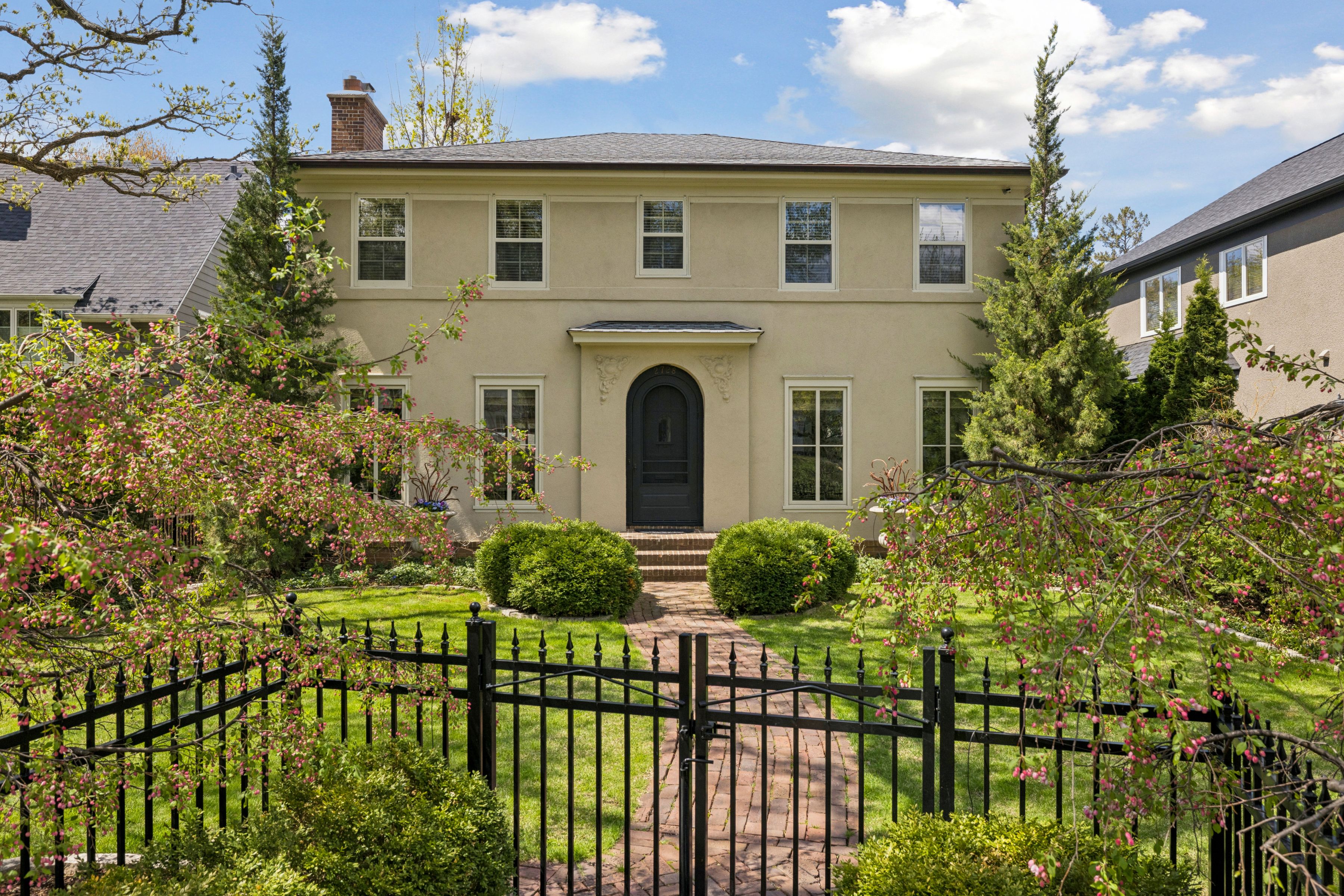  Architectural Elegance in Prestigious Kenwood - 物件實景