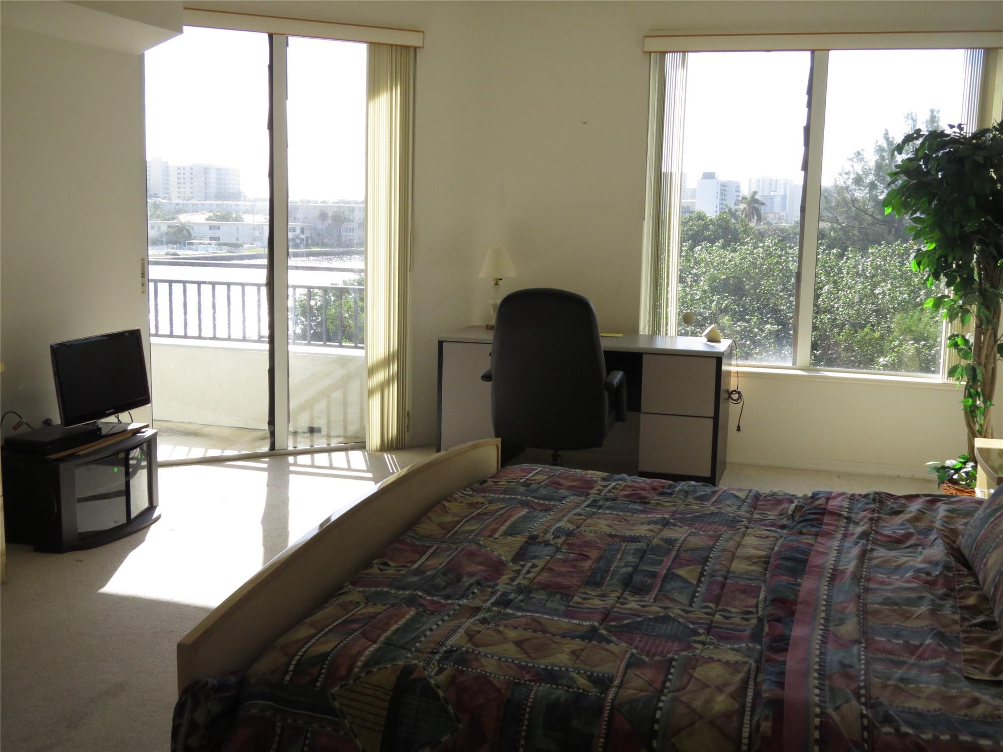 Pompano Beach, Florida, 33062, United States, 2 Bedrooms Bedrooms, ,3 BathroomsBathrooms,Residential,For Sale,1915850