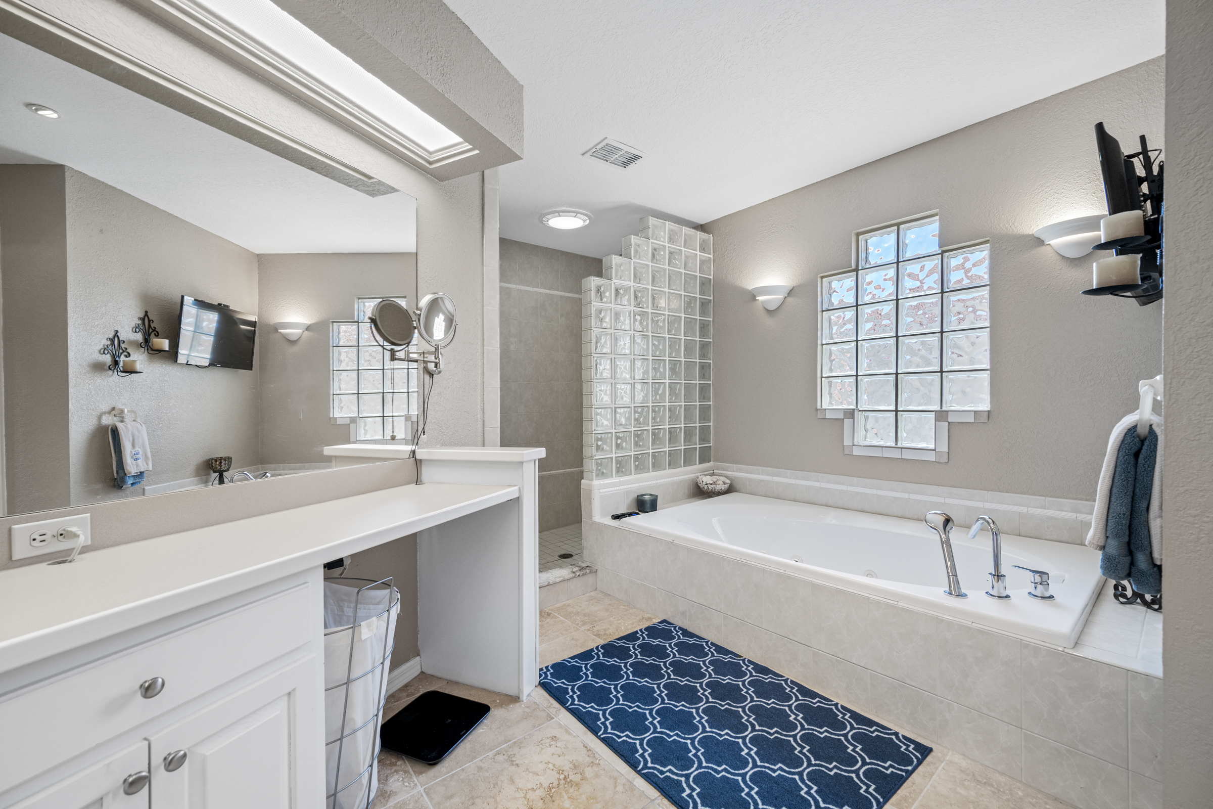 Apollo Beach, Florida, 33572, United States, 5 Bedrooms Bedrooms, ,7 BathroomsBathrooms,Residential,For Sale,1975807