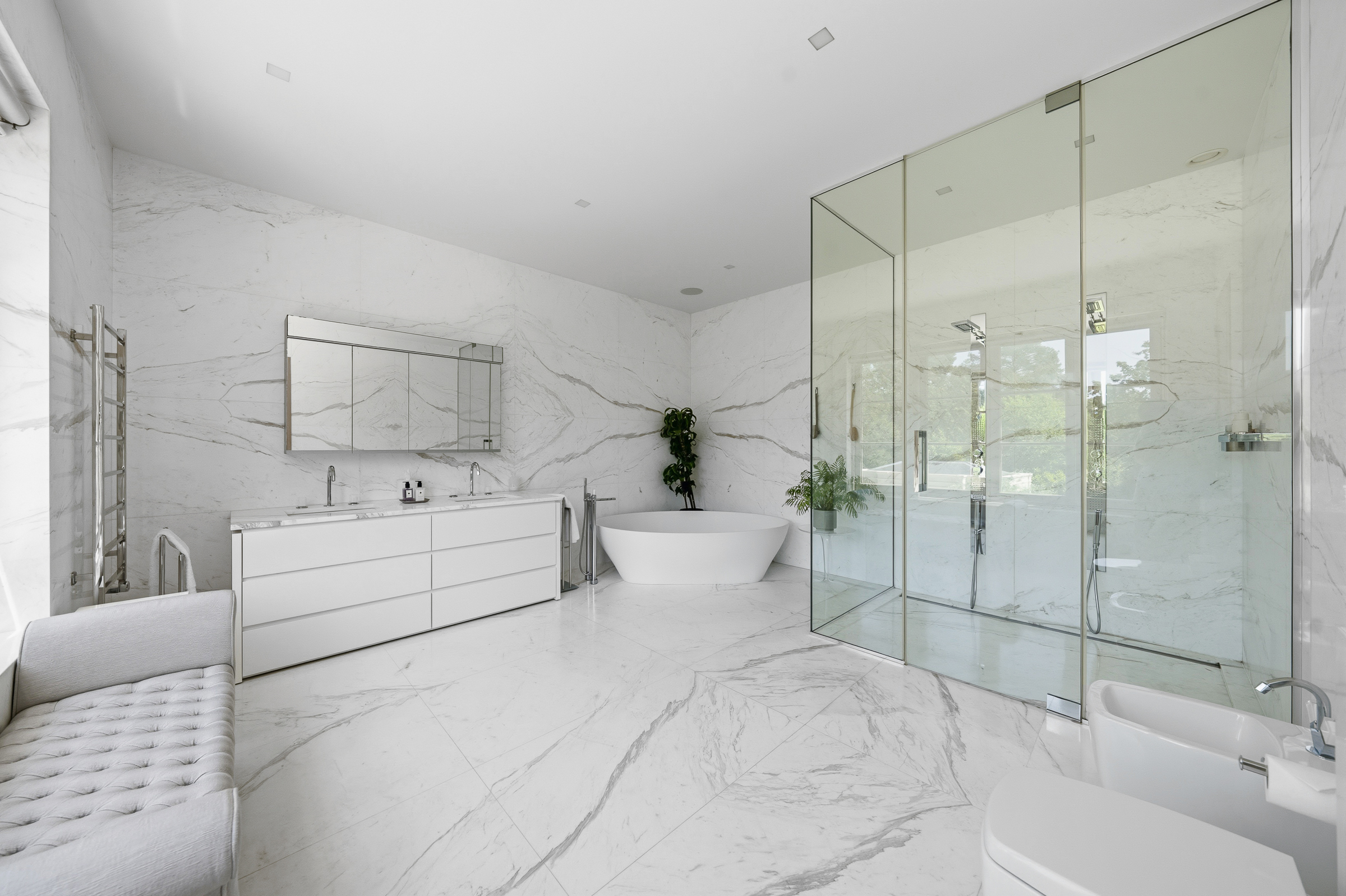  Grand Proportions and Private Gardens on the Wentworth Estate - 物件實景