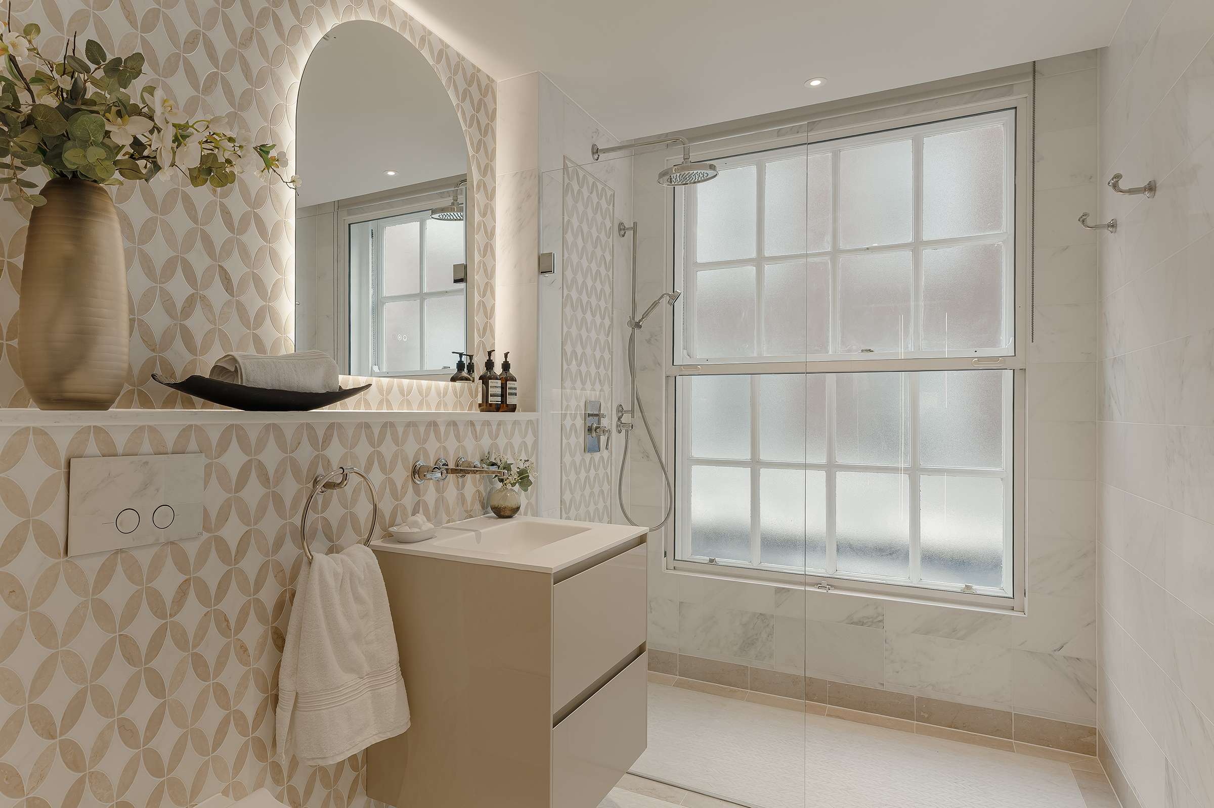  Turnkey Three-Bedroom Apartment in Mayfair - 物件實景