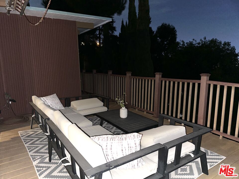Los Angeles, California, 90027, United States, 3 Bedrooms Bedrooms, ,3 BathroomsBathrooms,Residential,For Sale,1866547