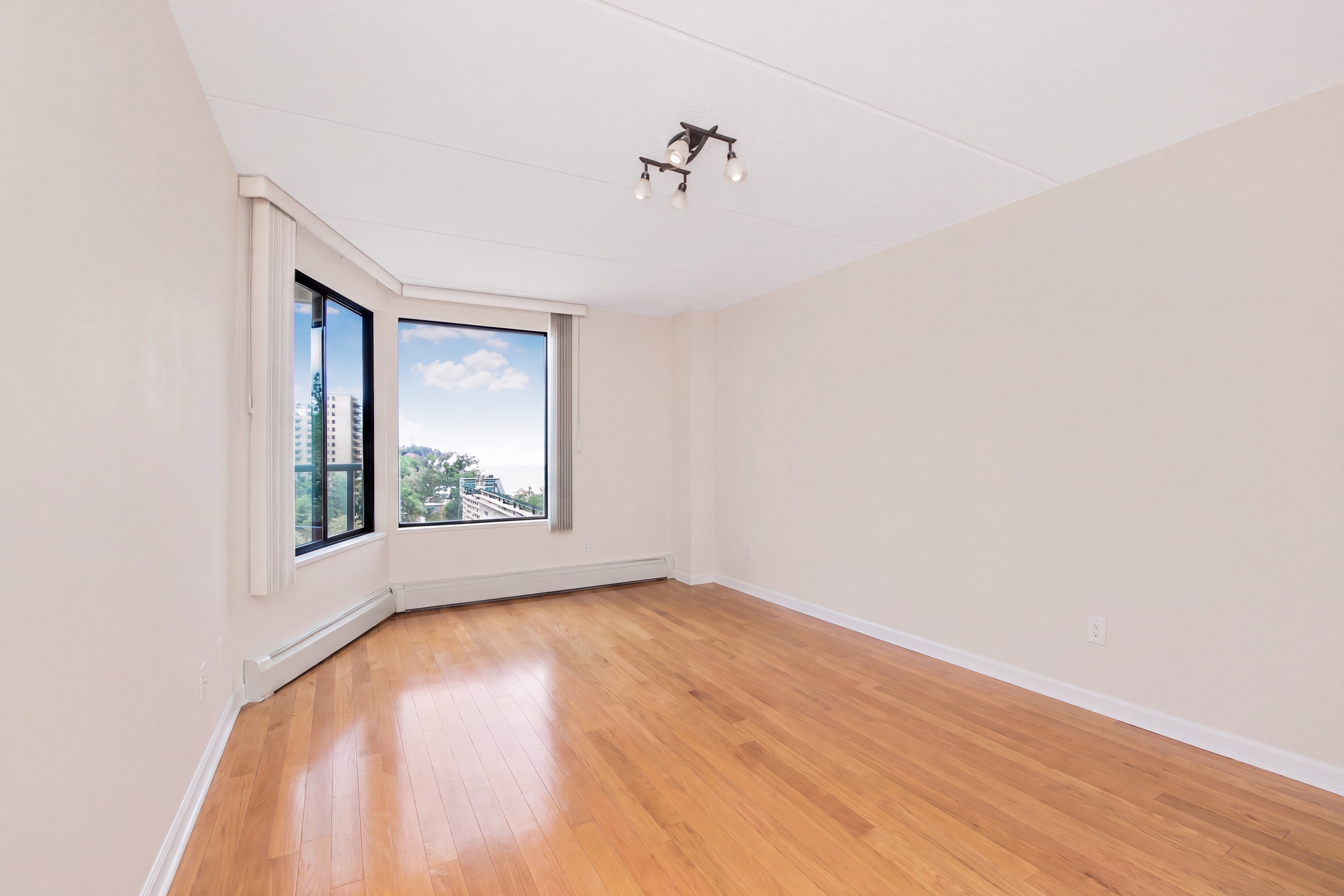 1155 Warburton Avenue - 物件實景