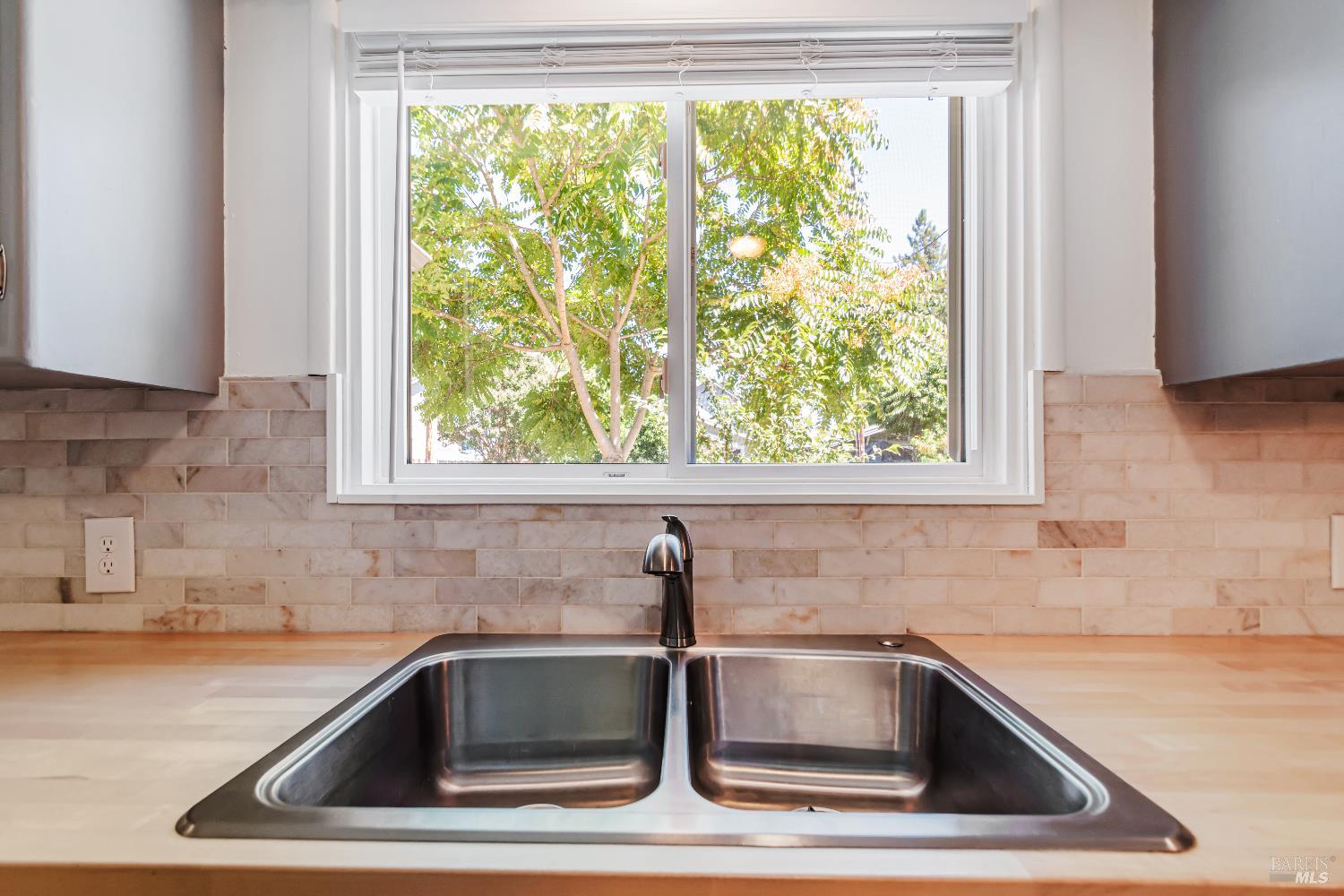 Santa Rosa, California, 95401, United States, 2 Bedrooms Bedrooms, ,2 BathroomsBathrooms,Residential,For Sale,1925442