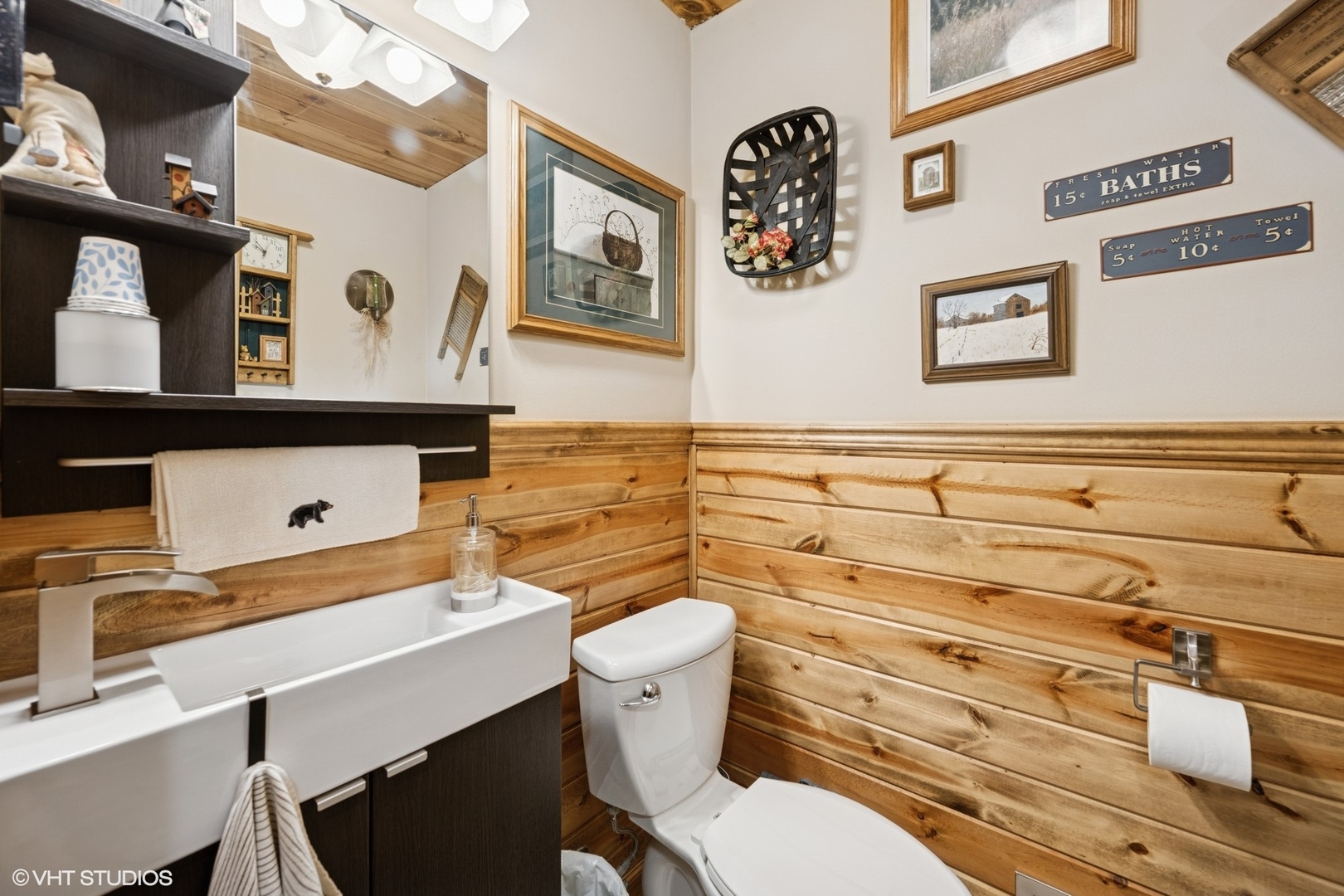 Oak Lawn, Illinois, 60453, United States, 5 Bedrooms Bedrooms, ,4 BathroomsBathrooms,Residential,For Sale,1932429