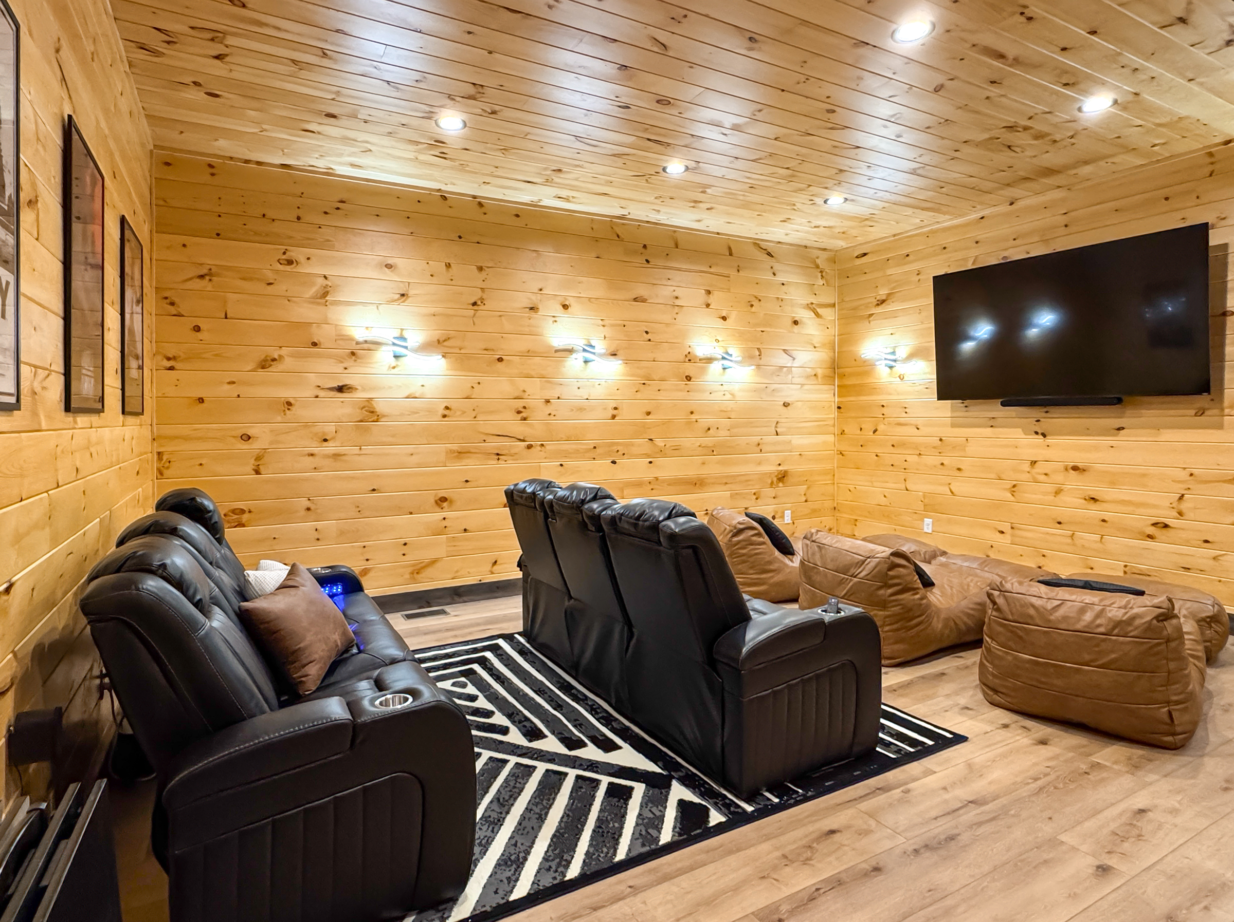 Sevierville, Tennessee, 37862, United States, 3 Bedrooms Bedrooms, ,3 BathroomsBathrooms,Residential,For Sale,1984599