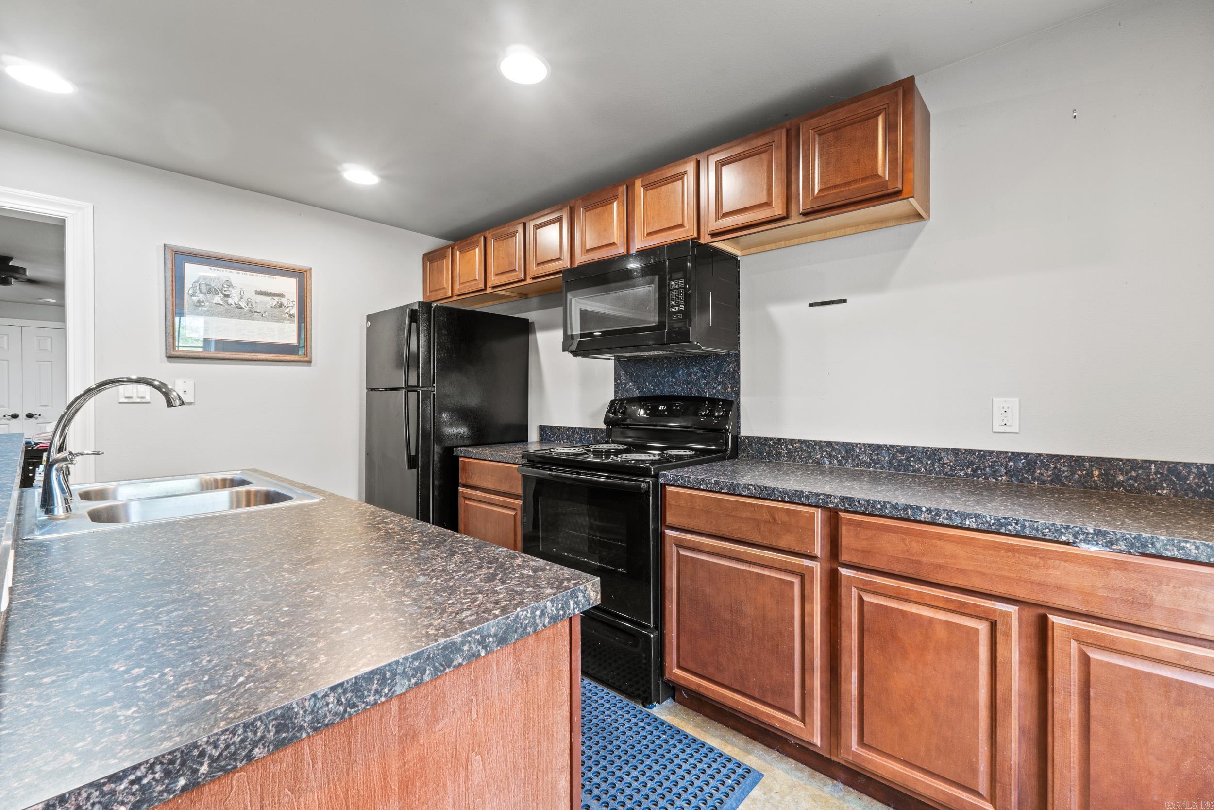 Benton, Arkansas, 72019, United States, 5 Bedrooms Bedrooms, ,5 BathroomsBathrooms,Residential,For Sale,1994401