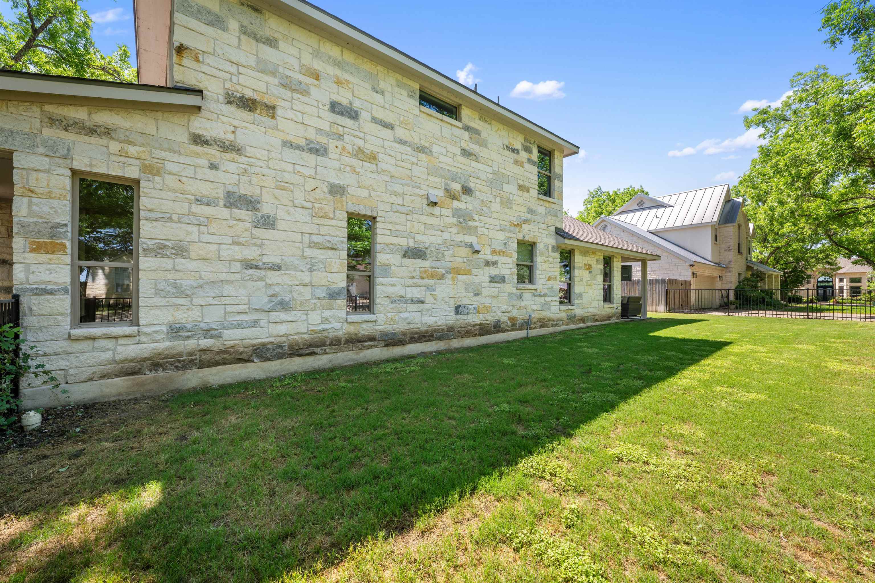 Meadowlakes, Texas, 78654, United States, 5 Bedrooms Bedrooms, ,4 BathroomsBathrooms,Residential,For Sale,1796370