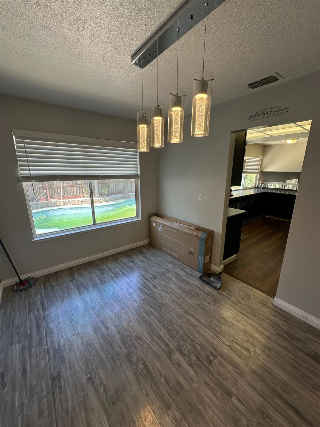 Sacramento, California, 95826, United States, 4 Bedrooms Bedrooms, ,3 BathroomsBathrooms,Residential,For Sale,1898799