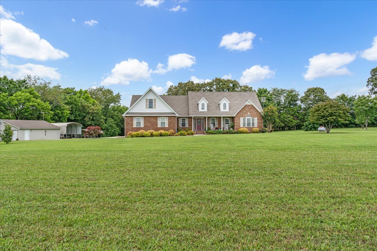 Winchester, Tennessee, 37398, United States, 4 Bedrooms Bedrooms, ,2 BathroomsBathrooms,Residential,For Sale,1921635