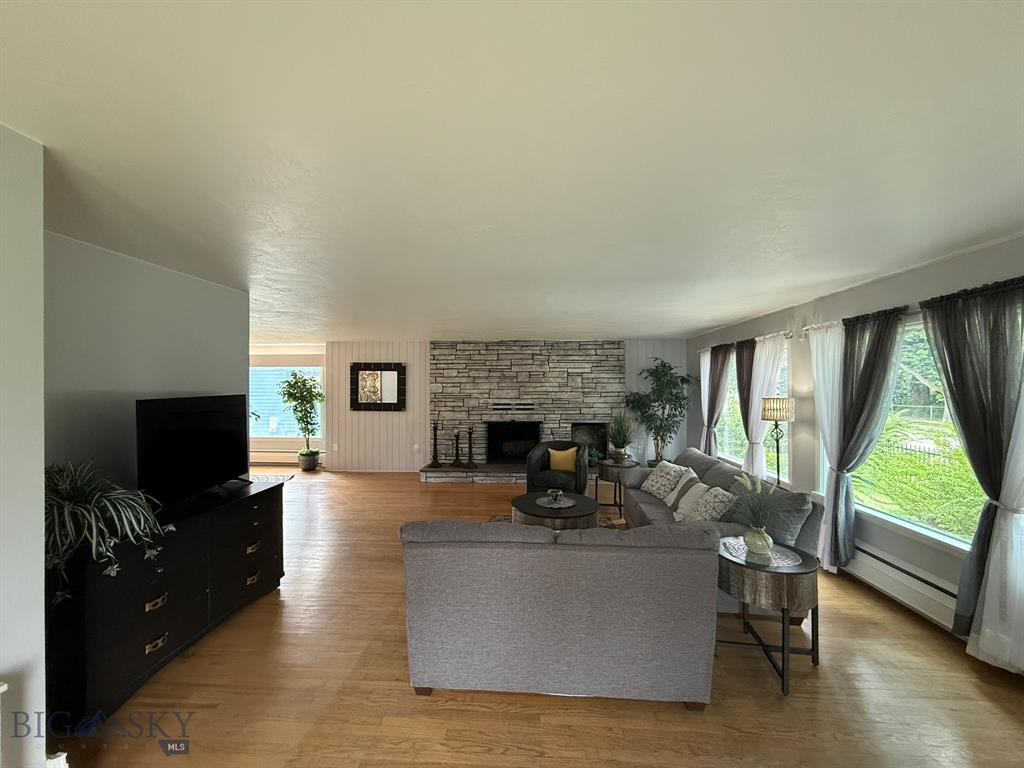 Butte, Montana, 59701, United States, 5 Bedrooms Bedrooms, ,3 BathroomsBathrooms,Residential,For Sale,1981249