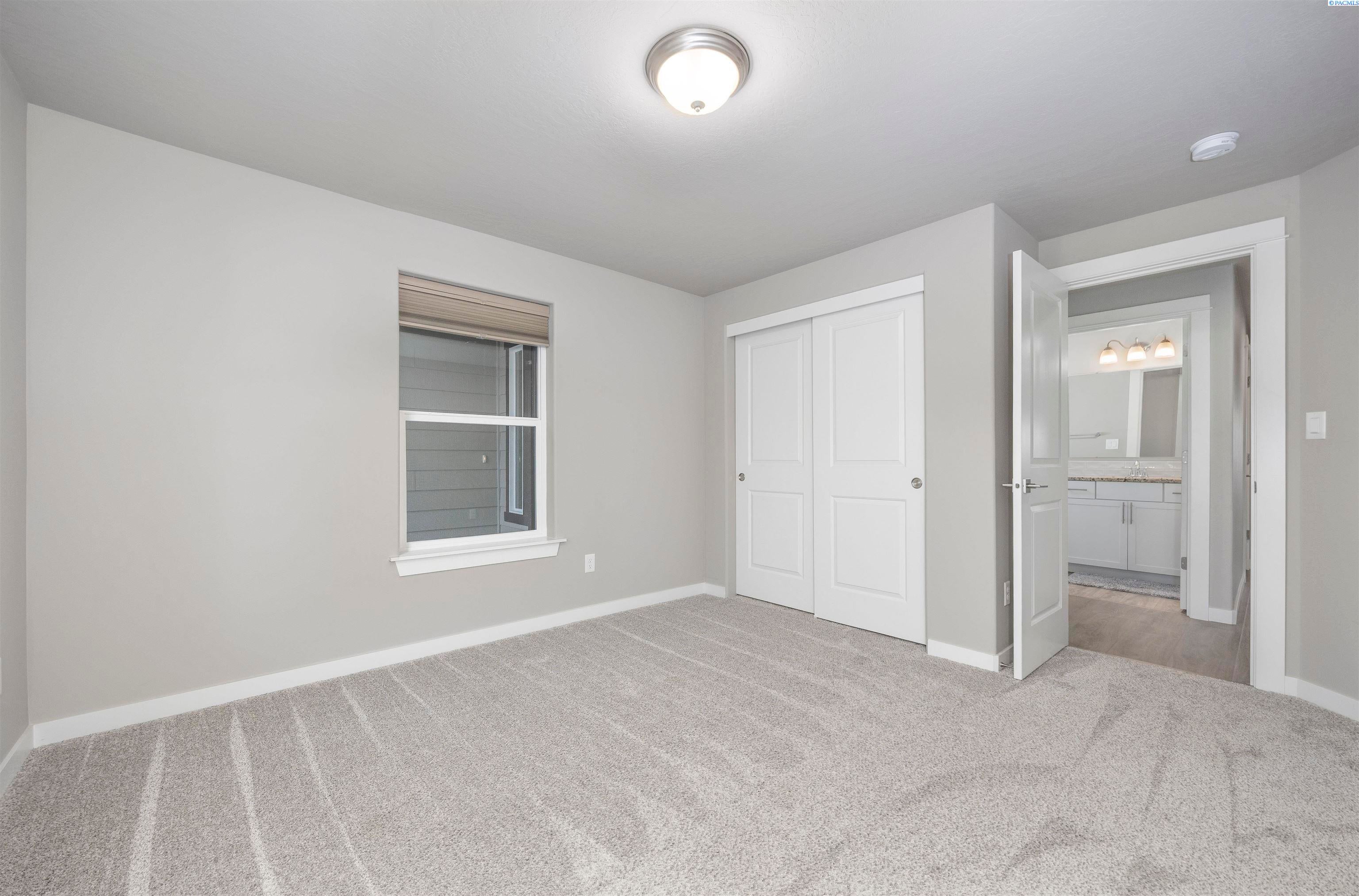 Prosser, Washington, 99350, United States, 3 Bedrooms Bedrooms, ,3 BathroomsBathrooms,Residential,For Sale,1994291