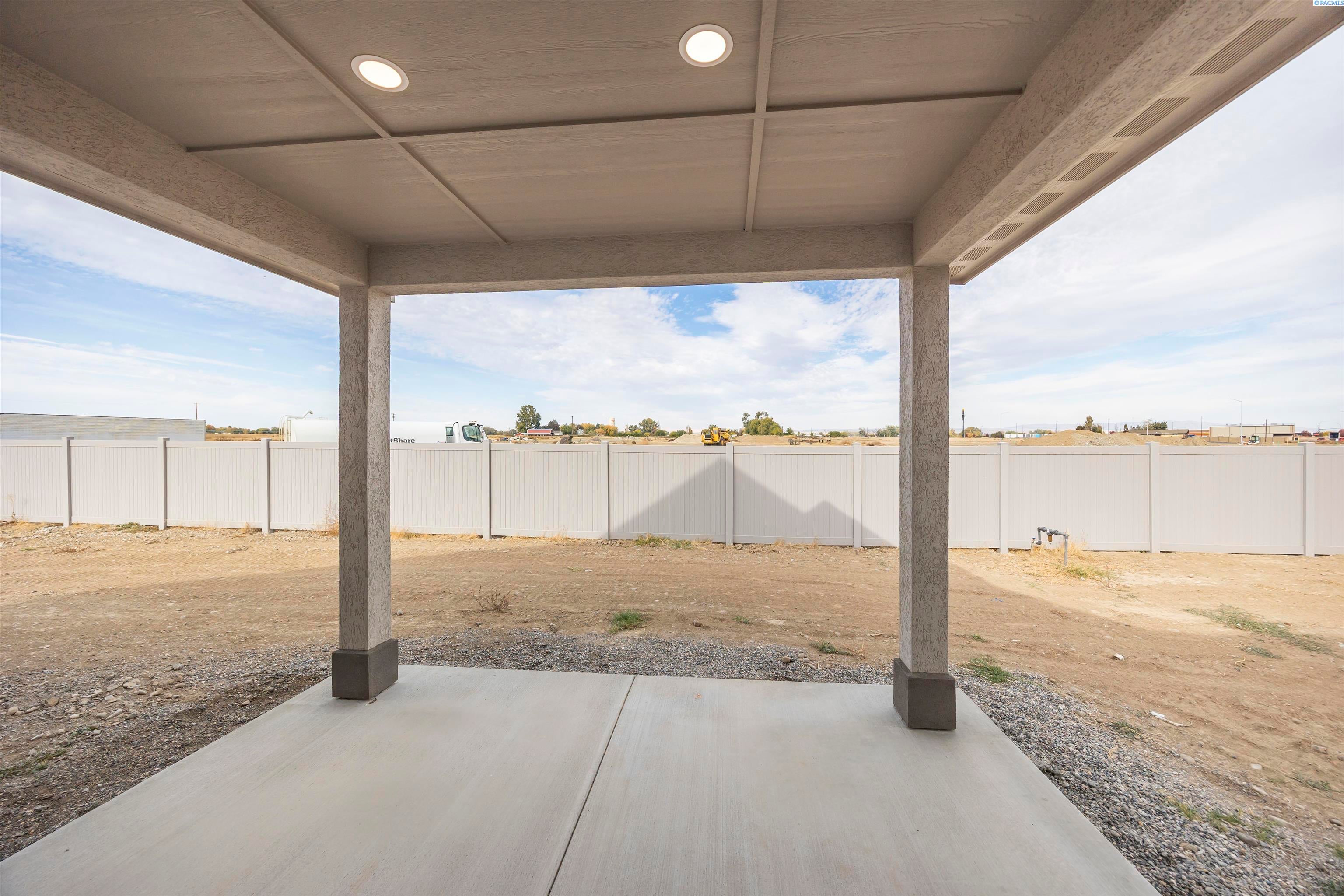 Prosser, Washington, 99350, United States, 4 Bedrooms Bedrooms, ,1 BathroomBathrooms,Residential,For Sale,1977826