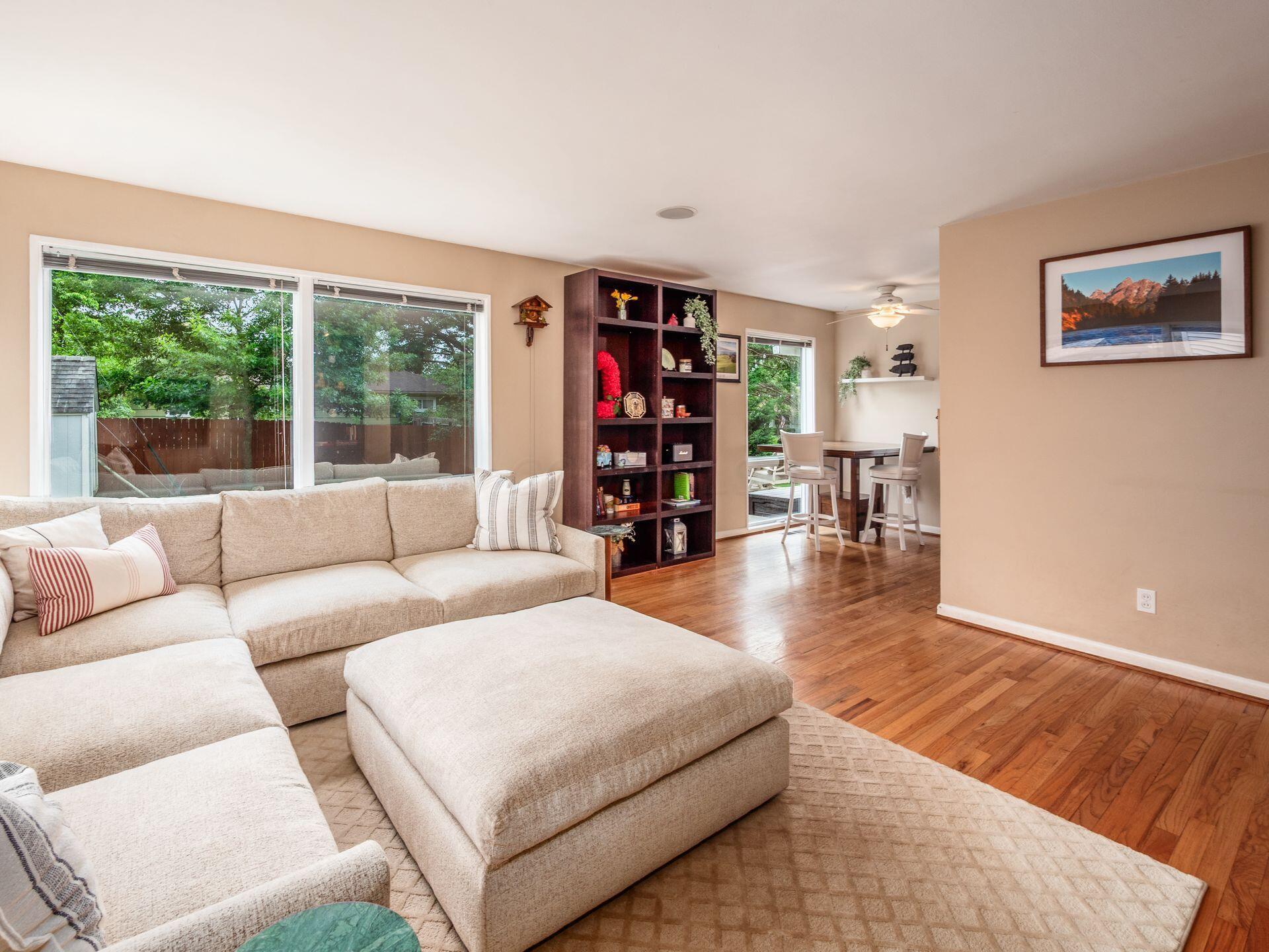 Upper Arlington, Ohio, 43221, United States, 3 Bedrooms Bedrooms, ,2 BathroomsBathrooms,Residential,For Sale,1911210