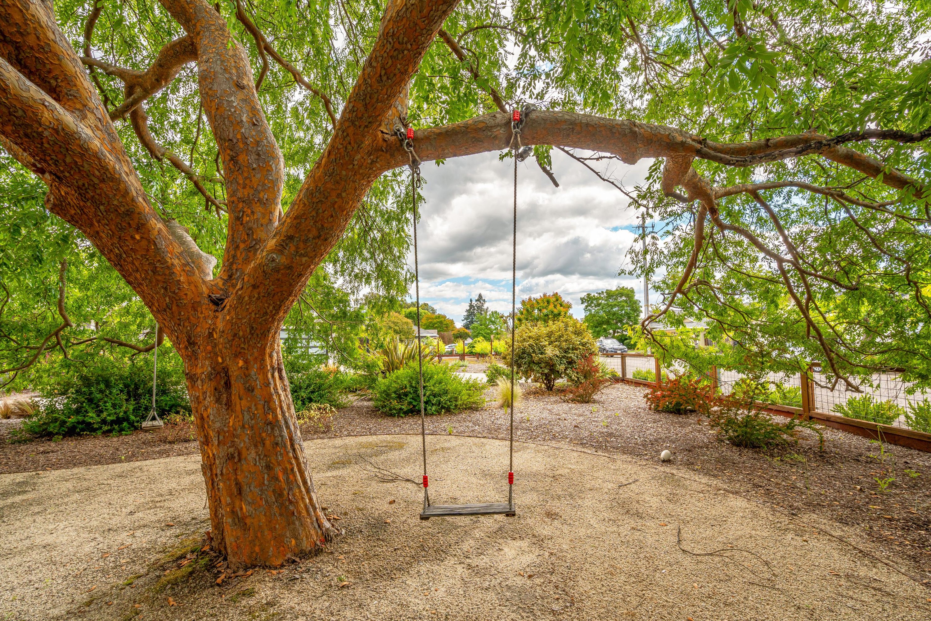  960 Lark Ave - 物件實景