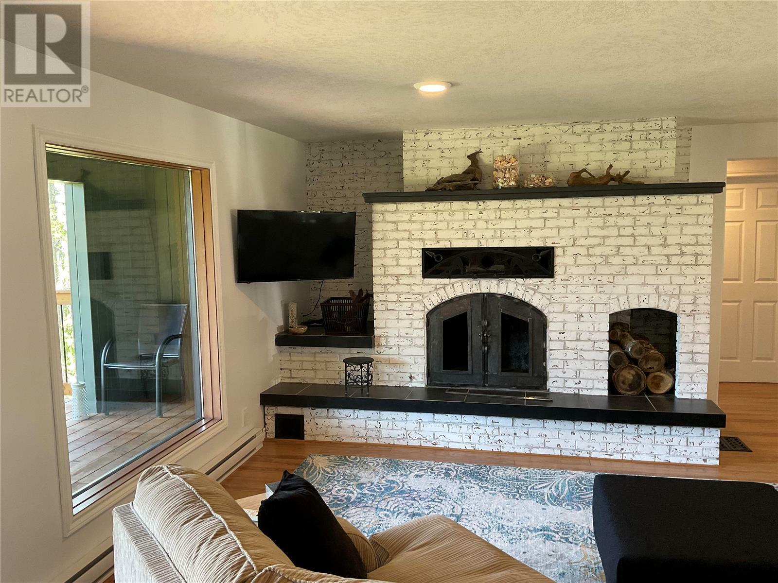 BURTON, British Columbia, V0G 1E0, CA, 4 Bedrooms Bedrooms, ,3 BathroomsBathrooms,Residential,For Sale,1836821