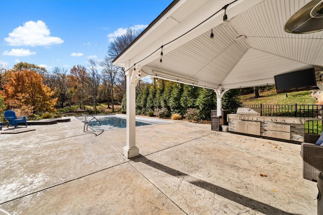 Pine Twp, Pennsylvania, 16046, United States, 5 Bedrooms Bedrooms, ,6 BathroomsBathrooms,Residential,For Sale,1989507