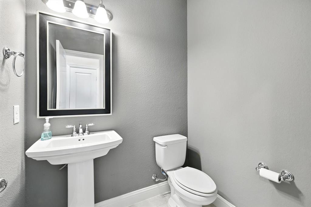 Little Elm, Texas, 75068, United States, 4 Bedrooms Bedrooms, ,5 BathroomsBathrooms,Residential,For Sale,1982931