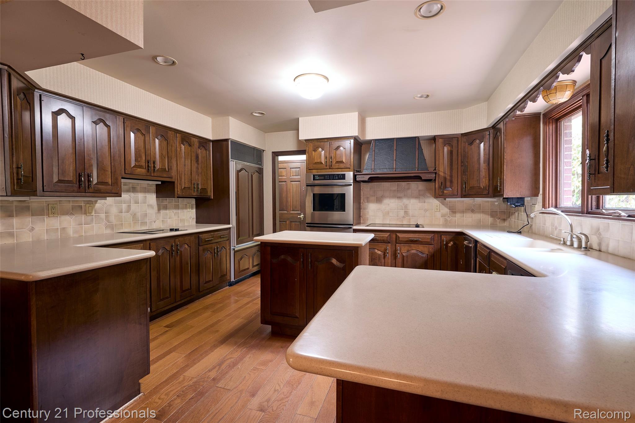 Rochester, Michigan, 48306, United States, 5 Bedrooms Bedrooms, ,6 BathroomsBathrooms,Residential,For Sale,1987117