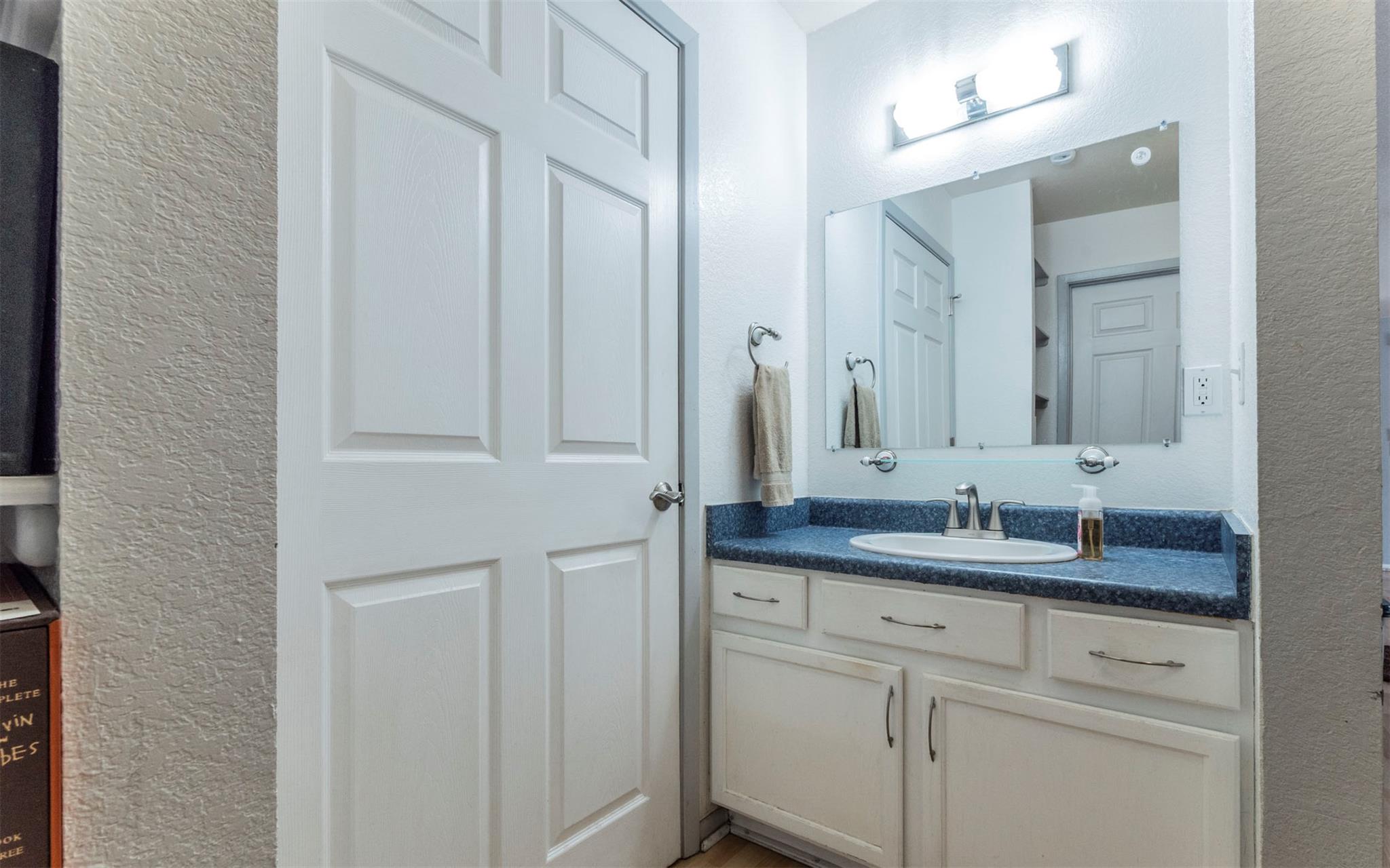 Austin, Texas, 78702, United States, 3 Bedrooms Bedrooms, ,1 BathroomBathrooms,Residential,For Sale,1887406