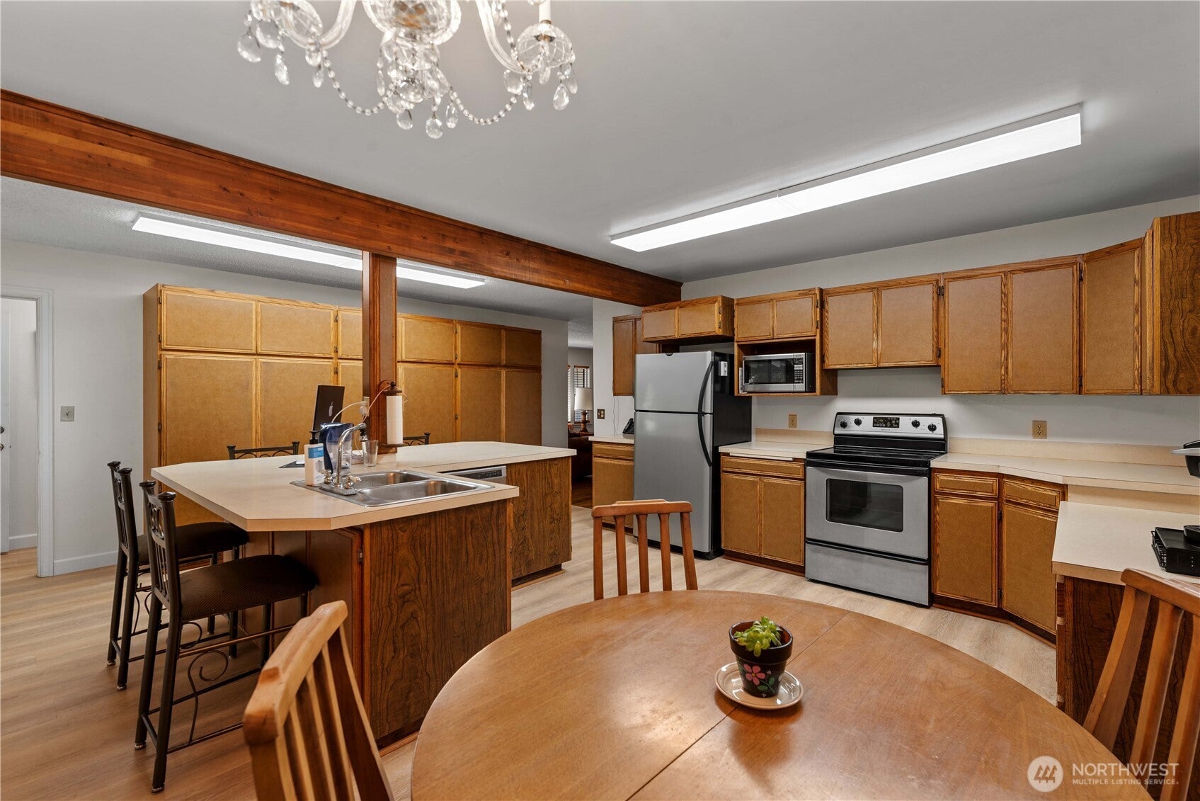 East Wenatchee, Washington, 98802, United States, 3 Bedrooms Bedrooms, ,1 BathroomBathrooms,Residential,For Sale,1890394