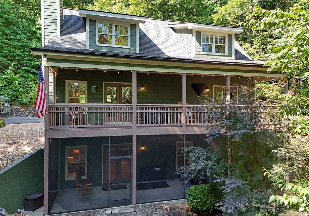 Hiawassee, Georgia, 30546, United States, 3 Bedrooms Bedrooms, ,4 BathroomsBathrooms,Residential,For Sale,1877027