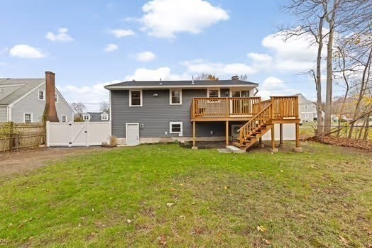 Whitman, Massachusetts, 02382, United States, 2 Bedrooms Bedrooms, ,1 BathroomBathrooms,Residential,For Sale,1992846