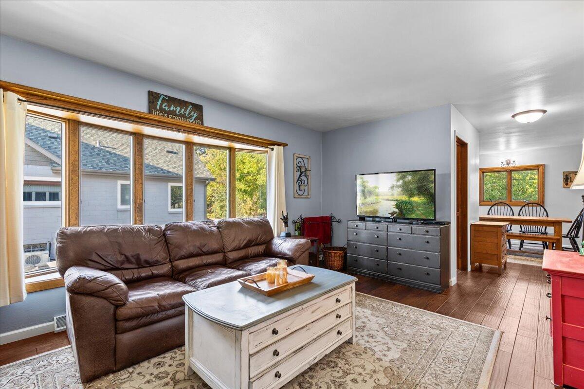 West Bend, Wisconsin, 53090, United States, 4 Bedrooms Bedrooms, ,3 BathroomsBathrooms,Residential,For Sale,1960551