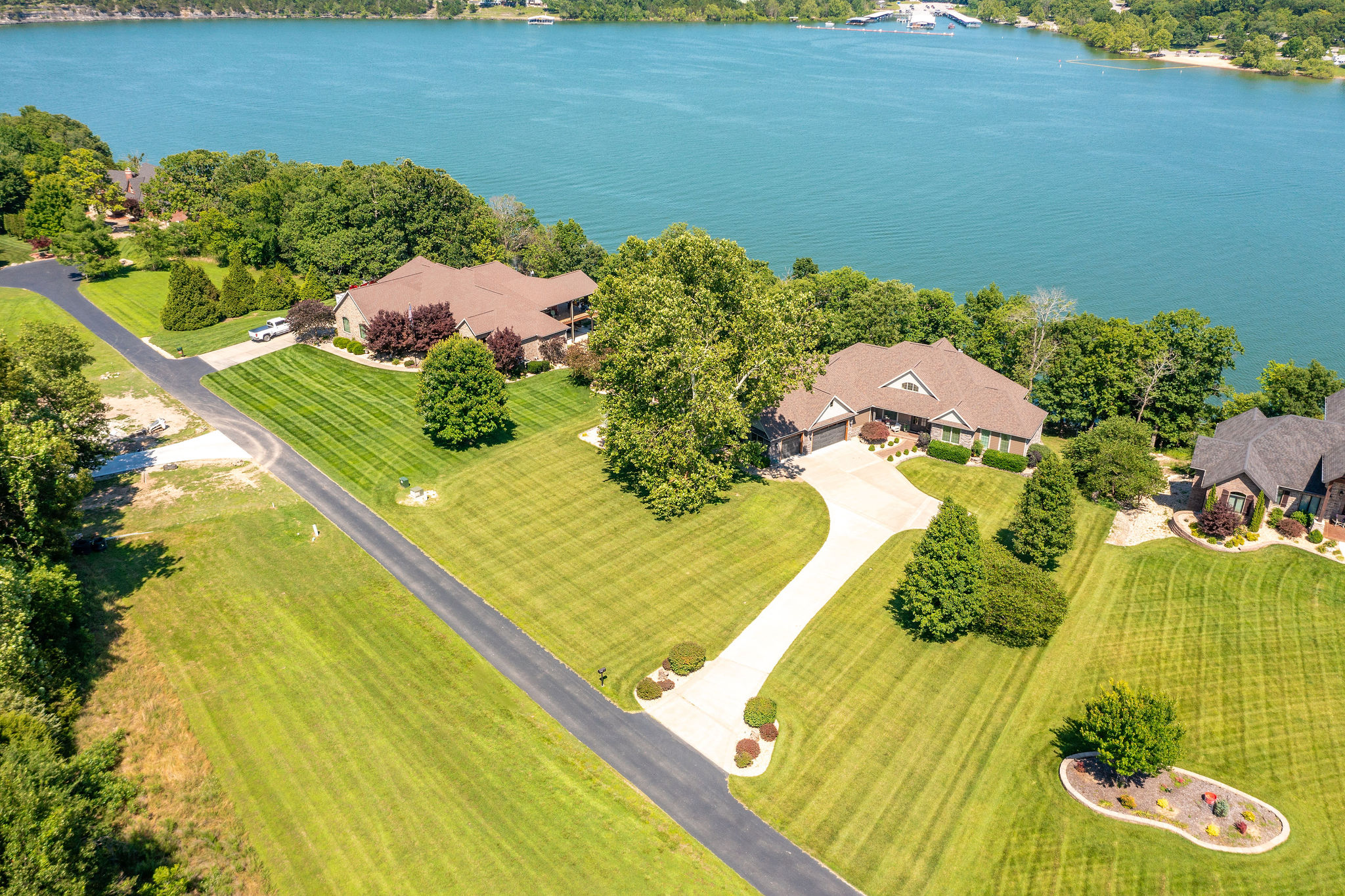 Shell Knob, Missouri, 65747, United States, 4 Bedrooms Bedrooms, ,5 BathroomsBathrooms,Residential,For Sale,1894340