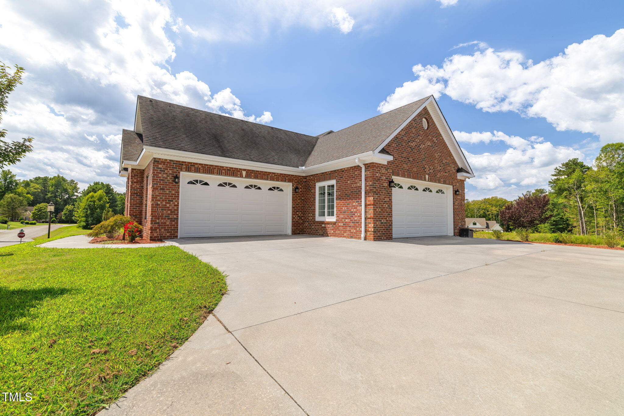 South Hill, Virginia, 23917, United States, 6 Bedrooms Bedrooms, ,5 BathroomsBathrooms,Residential,For Sale,1940439