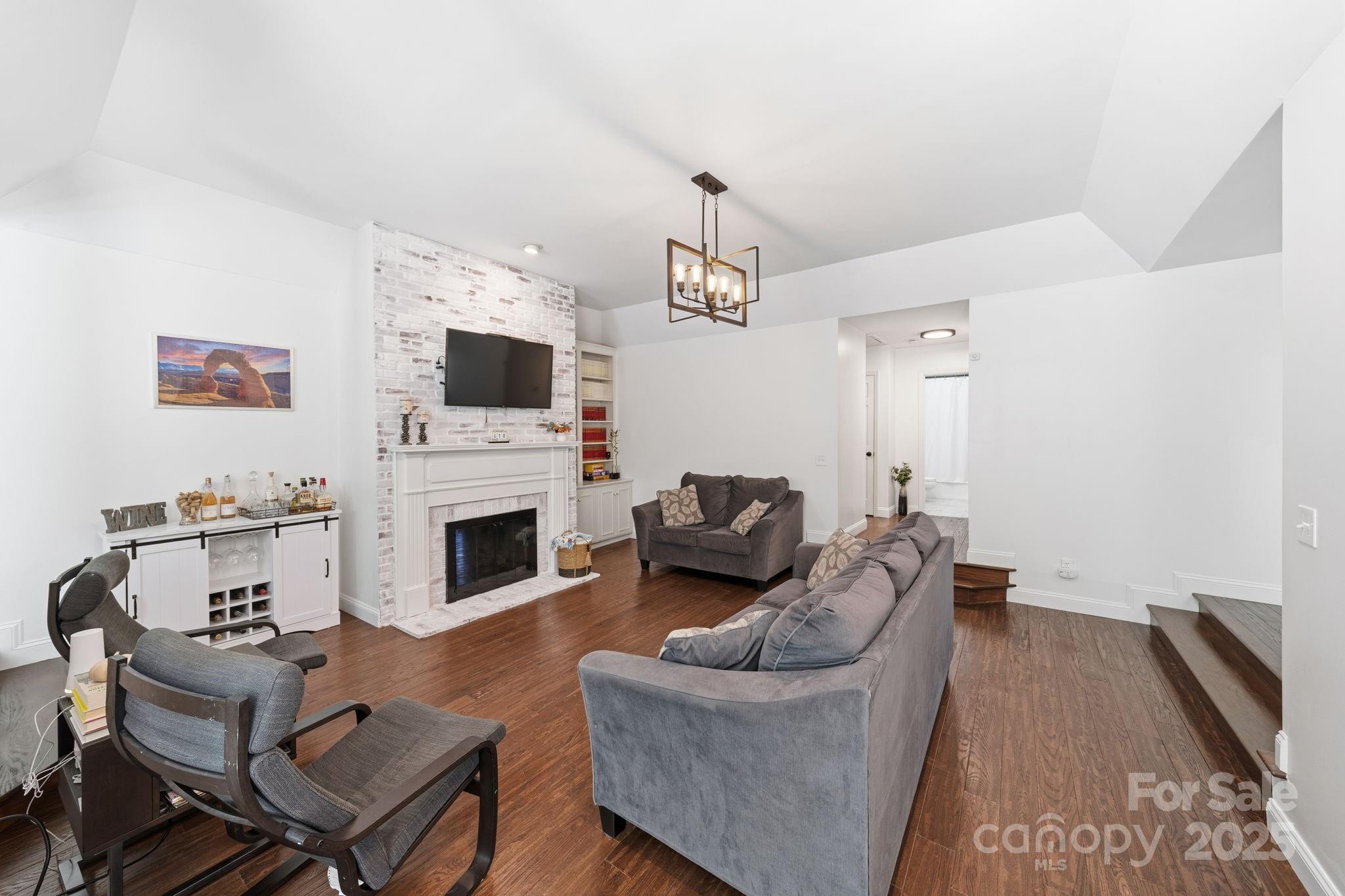 Charlotte, North Carolina, 28226, United States, 3 Bedrooms Bedrooms, ,2 BathroomsBathrooms,Residential,For Sale,1991268