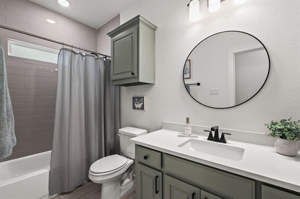 Rowlett, Texas, 75089, United States, 4 Bedrooms Bedrooms, ,3 BathroomsBathrooms,Residential,For Sale,1971322