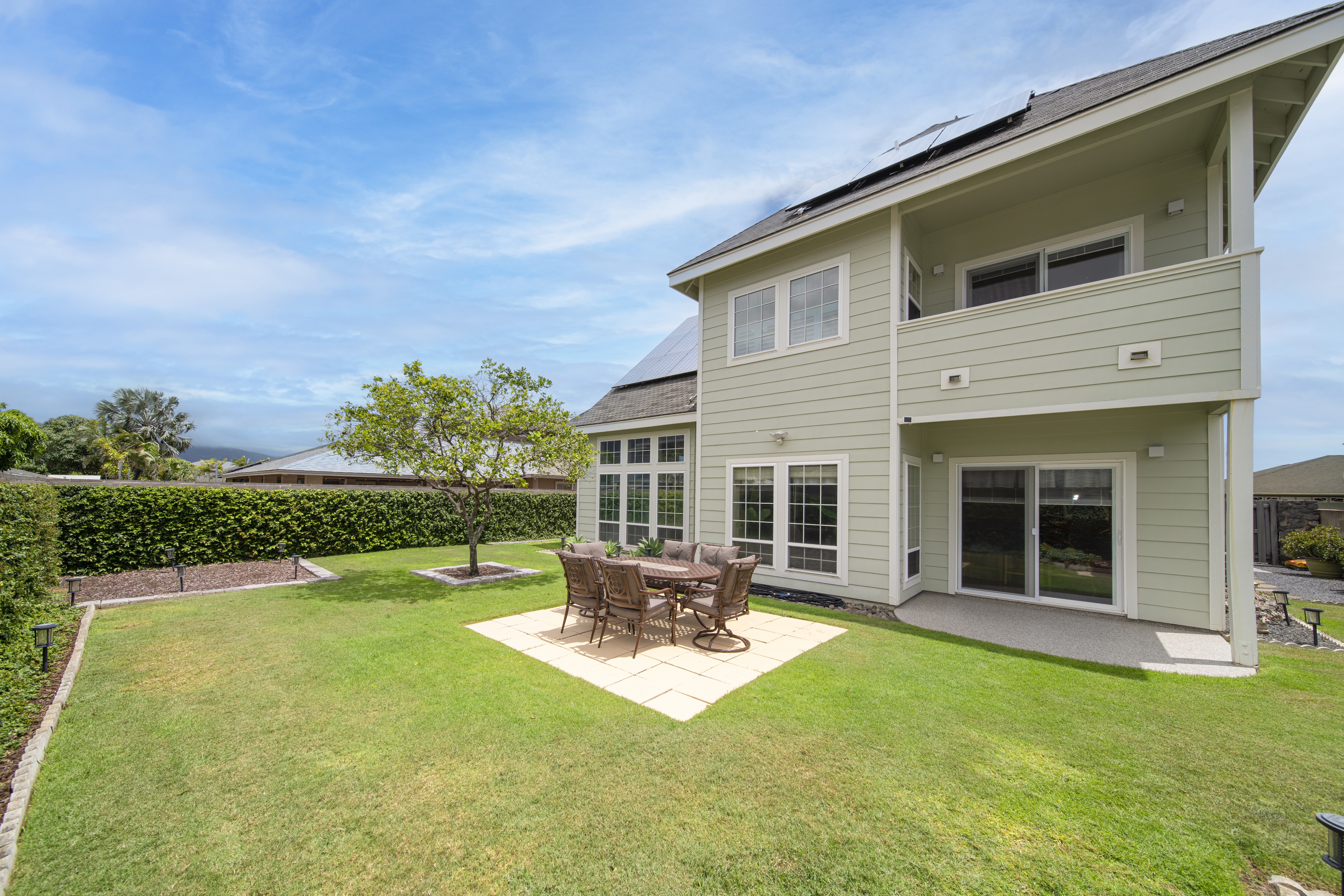  Pride of ownership explains this 4 bedroom 2.5 bath home & backyard - 物件實景