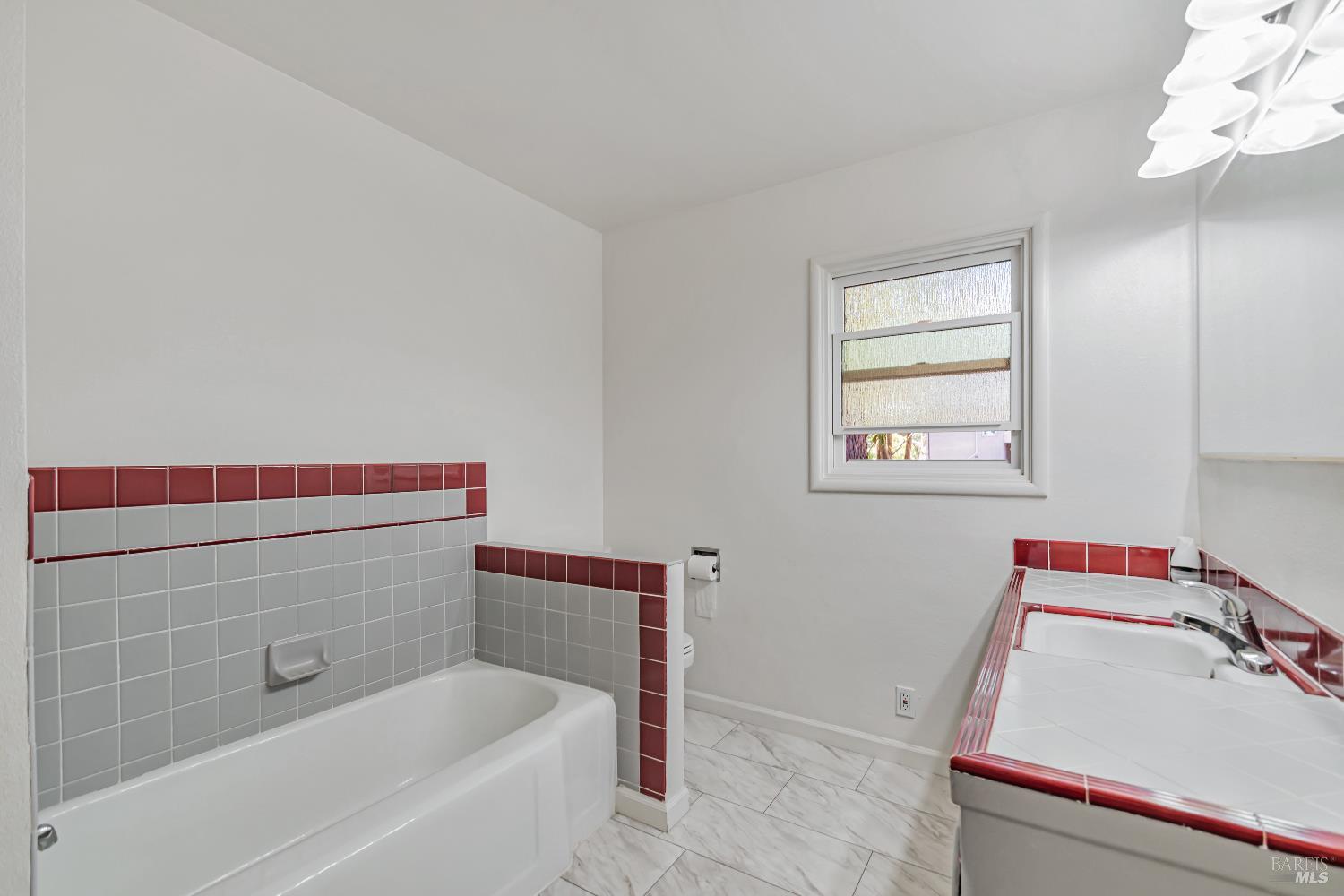 Santa Rosa, California, 95401, United States, 2 Bedrooms Bedrooms, ,2 BathroomsBathrooms,Residential,For Sale,1925442