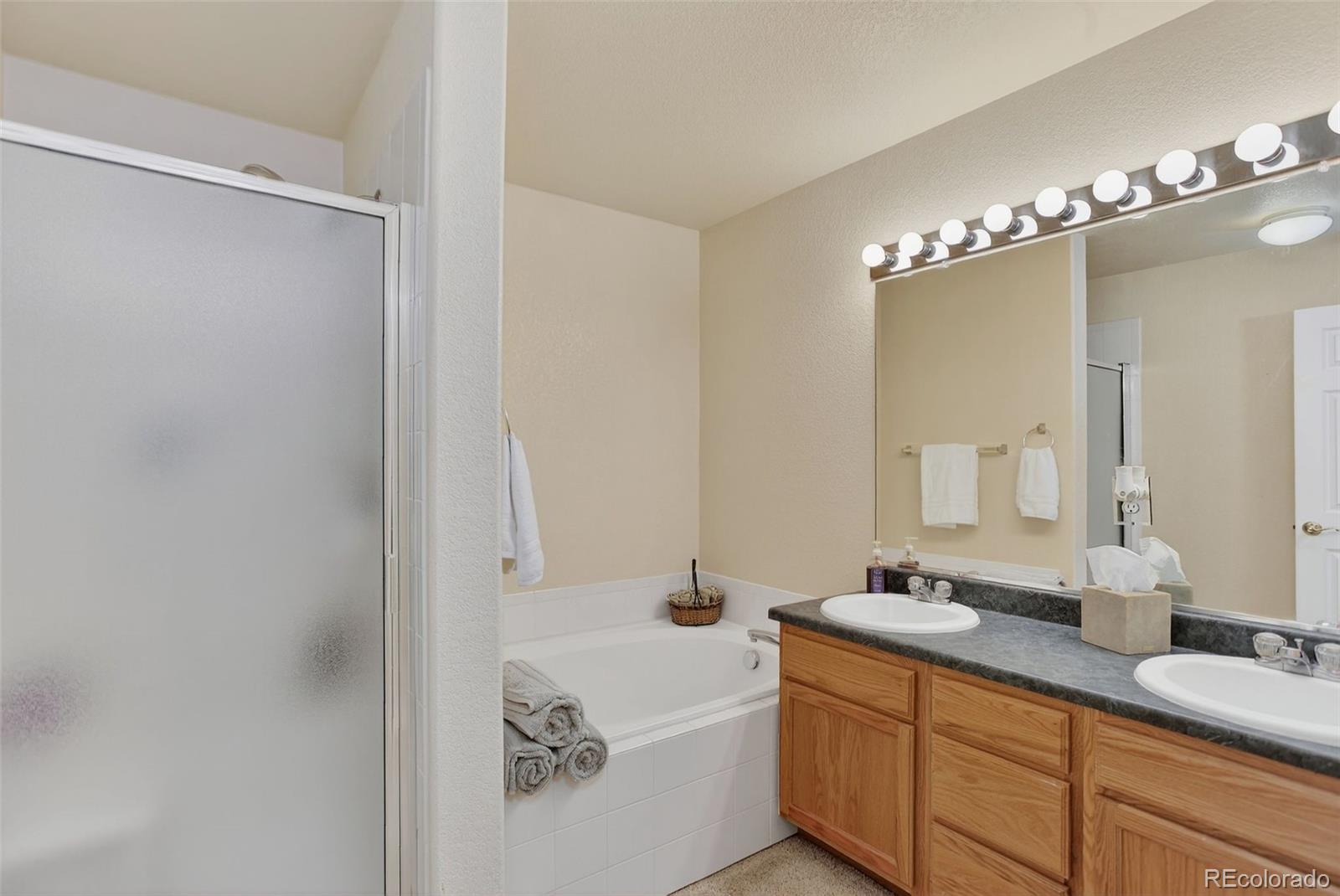 Lakewood, Colorado, 80232, United States, 3 Bedrooms Bedrooms, ,4 BathroomsBathrooms,Residential,For Sale,1941037