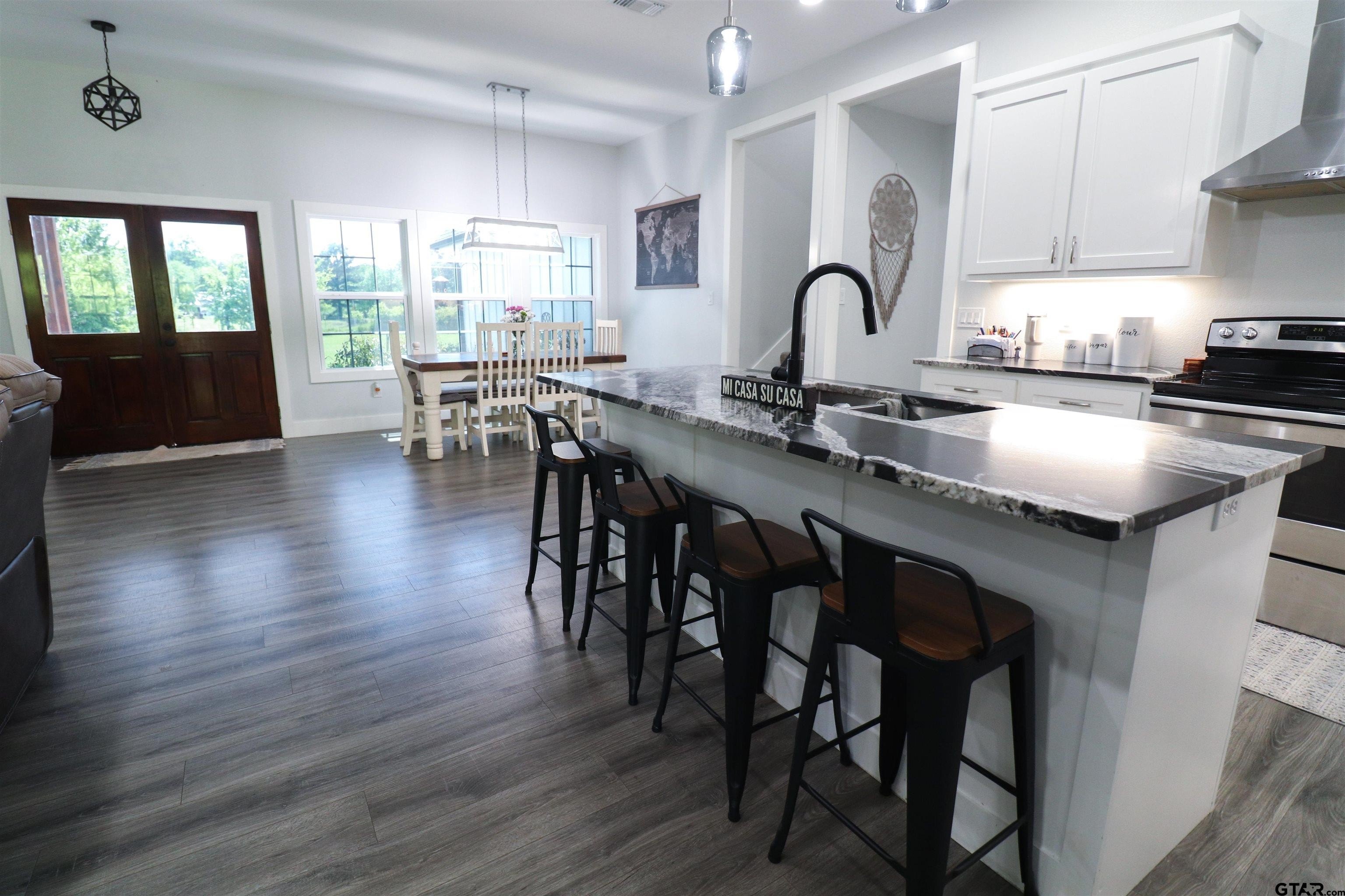 Pittsburg, Texas, 75686, United States, 4 Bedrooms Bedrooms, ,3 BathroomsBathrooms,Residential,For Sale,1943296