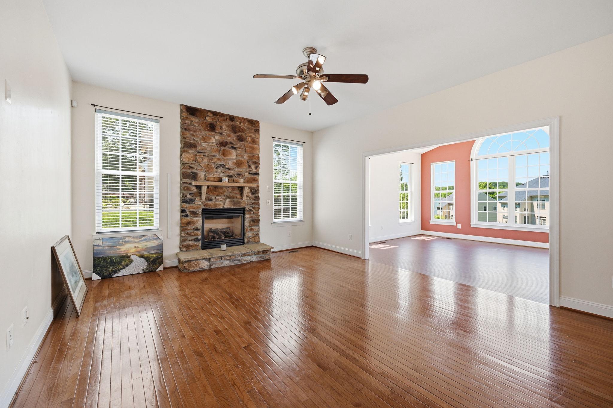 Triangle, Virginia, 22172, United States, 5 Bedrooms Bedrooms, ,4 BathroomsBathrooms,Residential,For Sale,2048381
