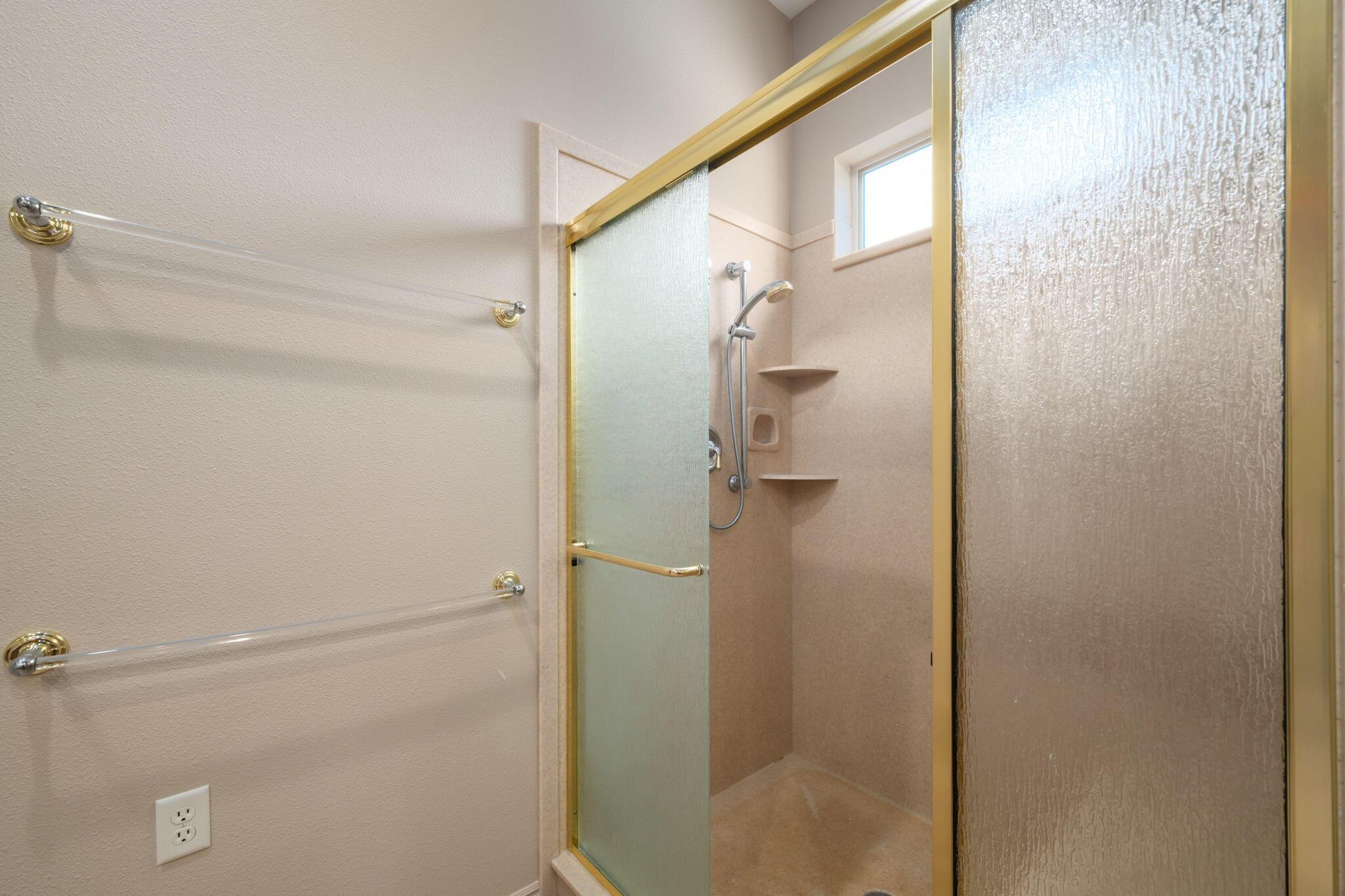 St George, Utah, 84790, United States, 4 Bedrooms Bedrooms, ,3 BathroomsBathrooms,Residential,For Sale,1942766